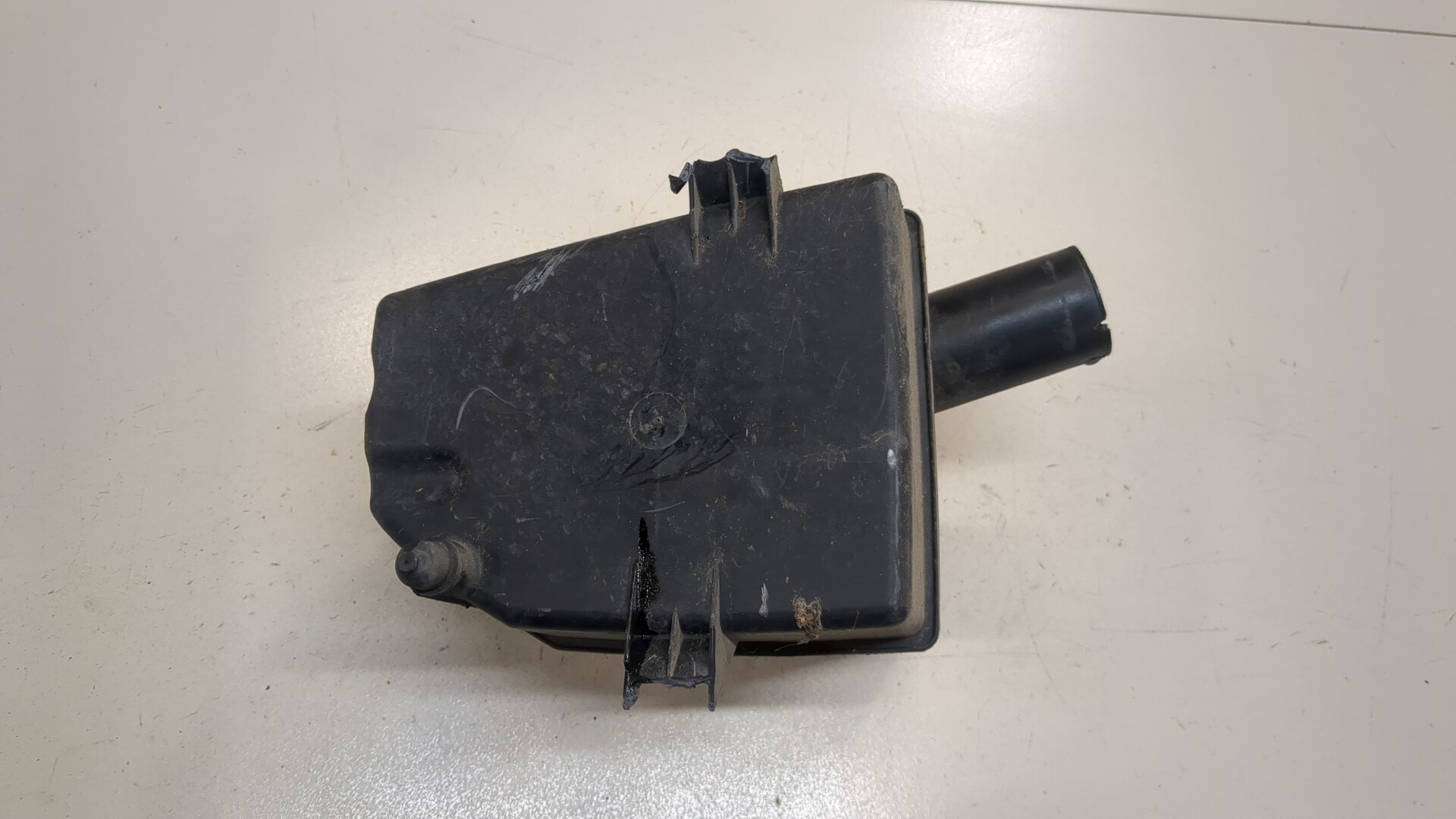 Резонатор воздушного фильтра