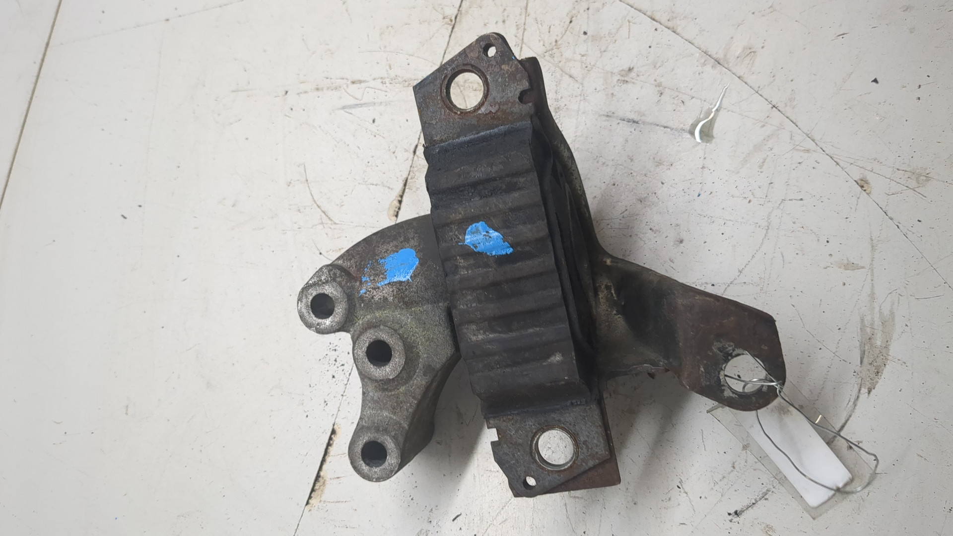 Опора двигателя