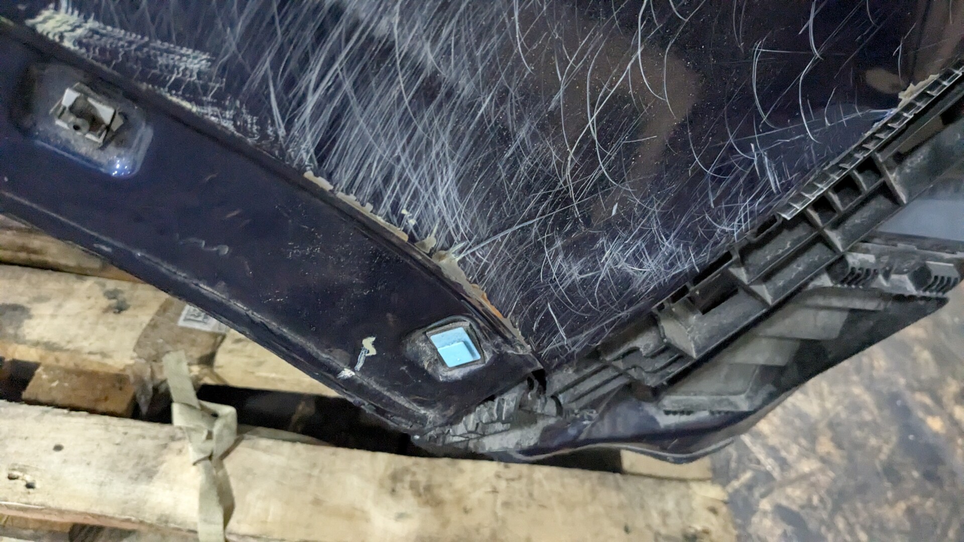 Кузовной элемент