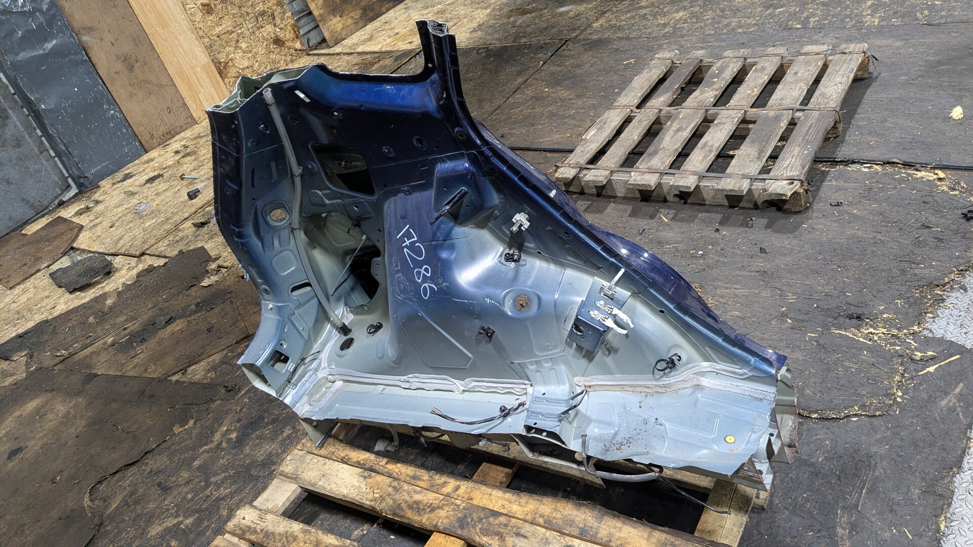 Кузовной элемент