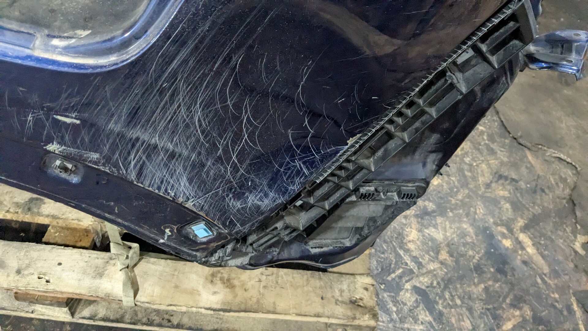 Кузовной элемент