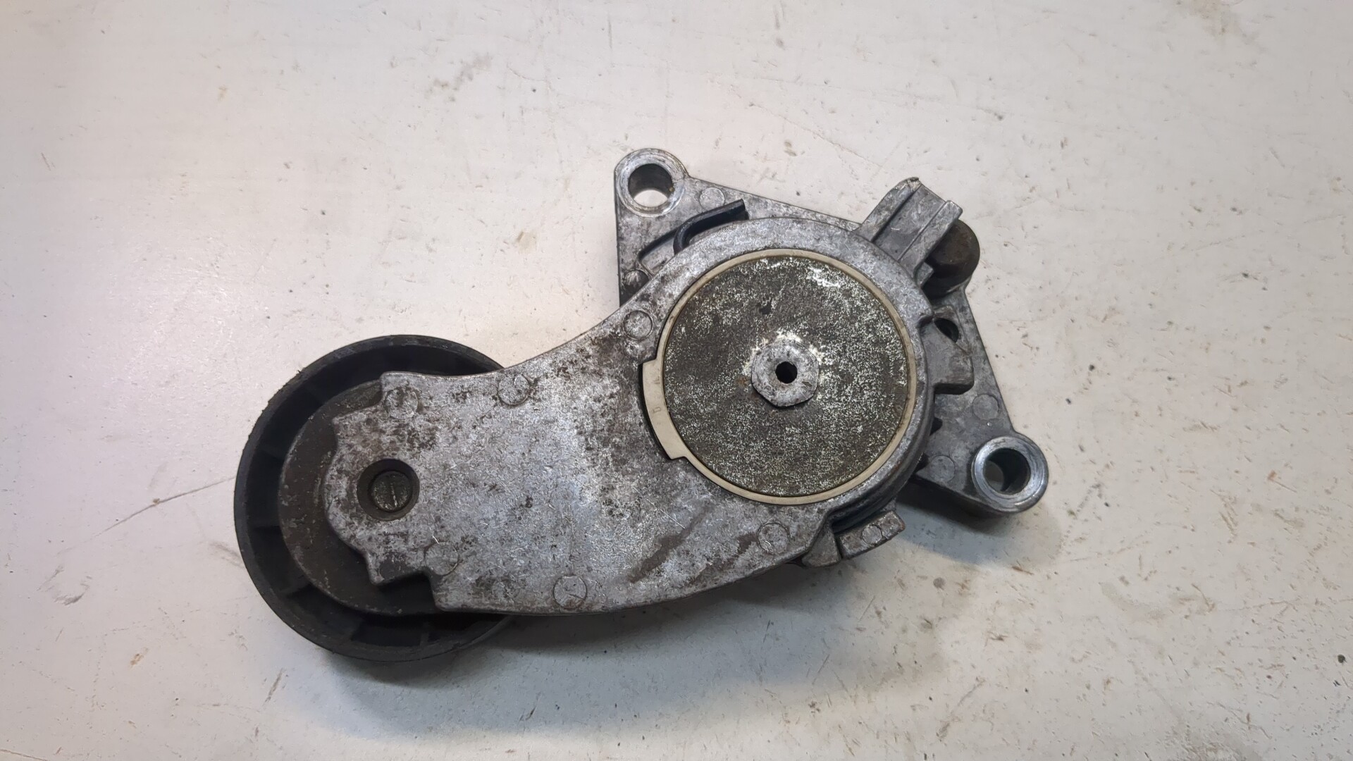 Натяжитель ремня