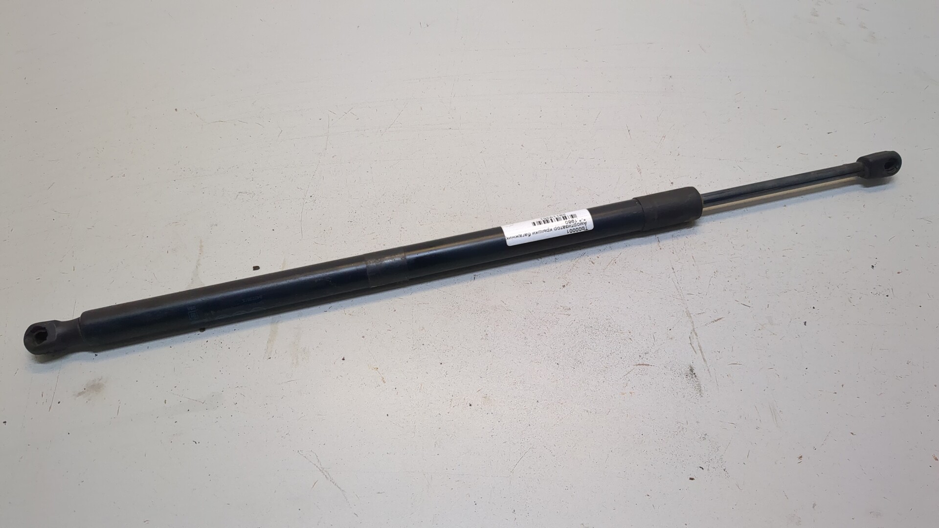 Амортизатор крышки багажника