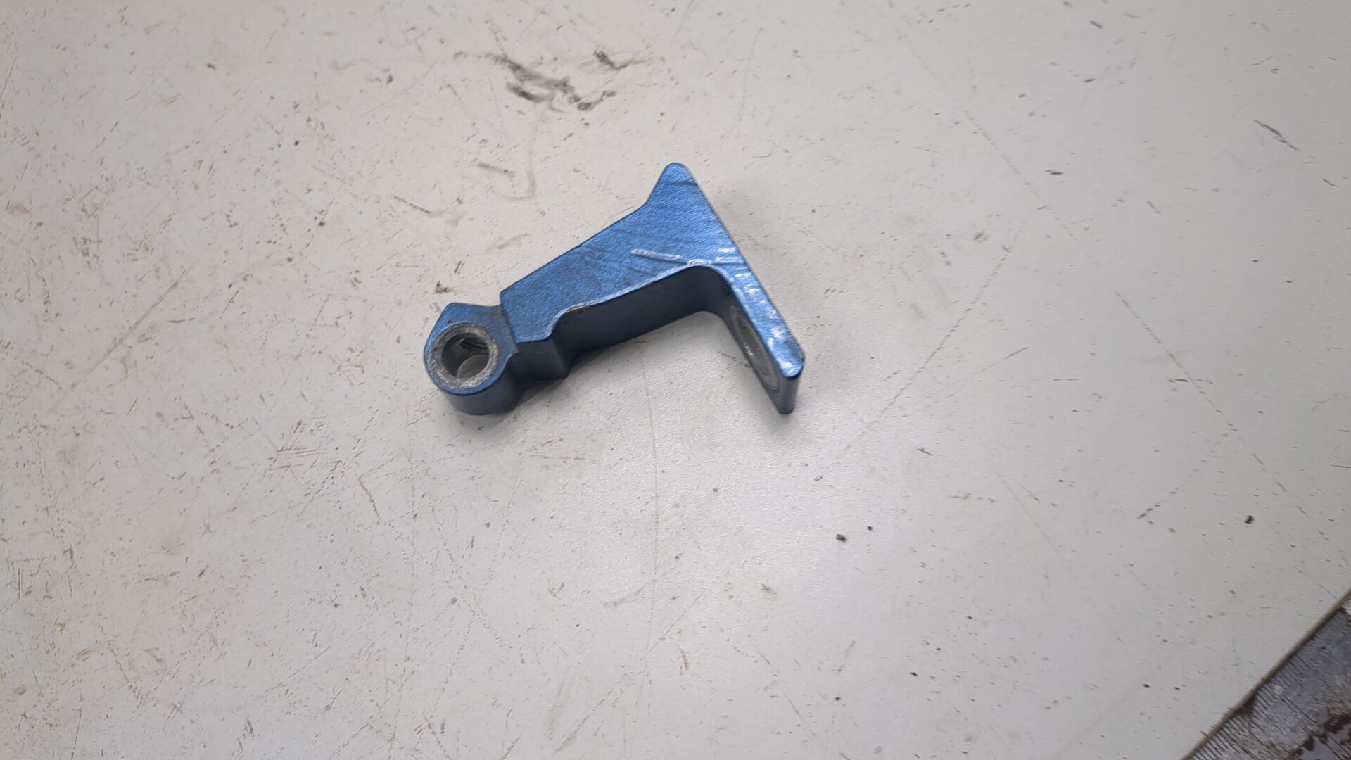 Петля двери