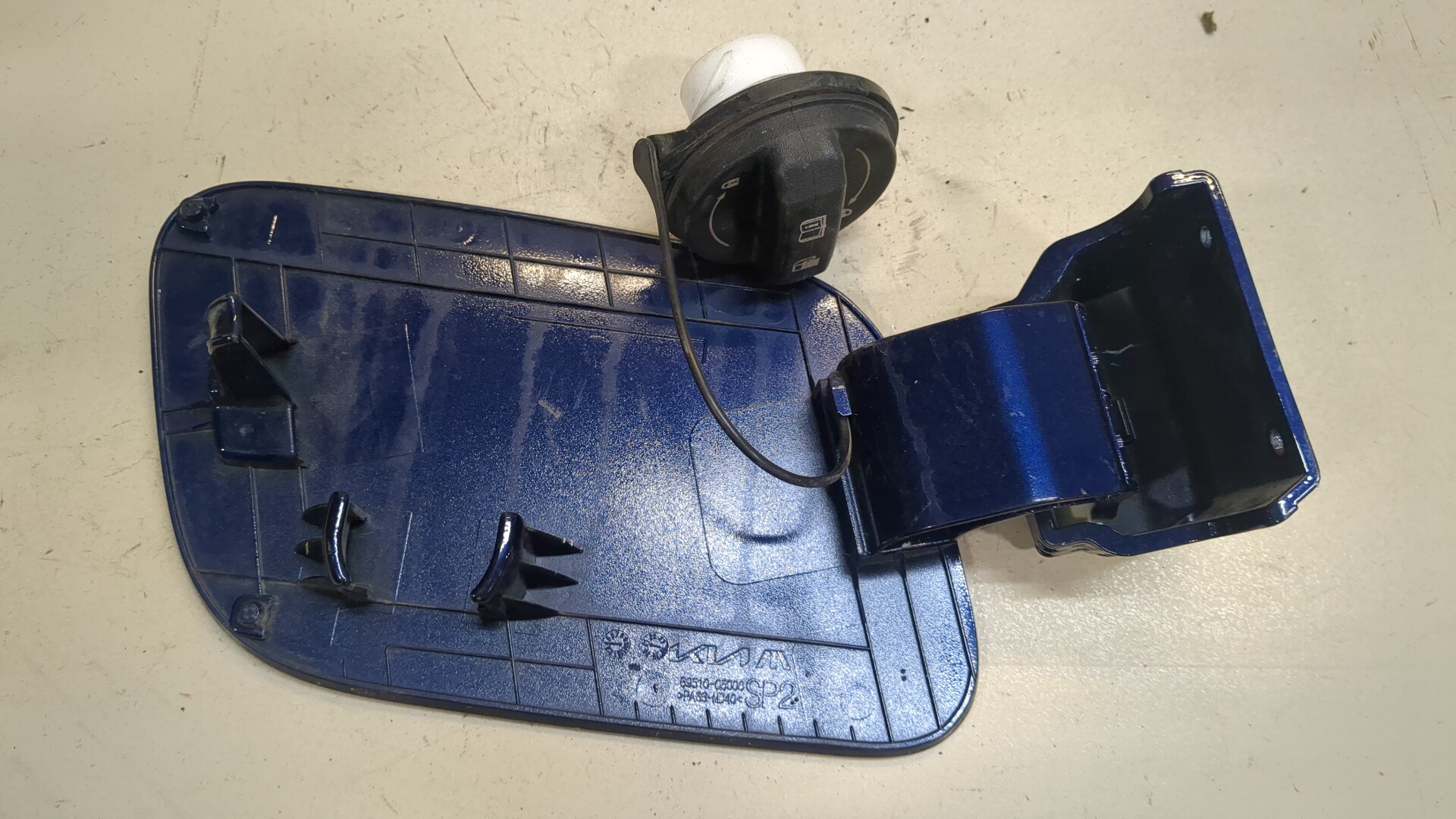 Лючок бензобака