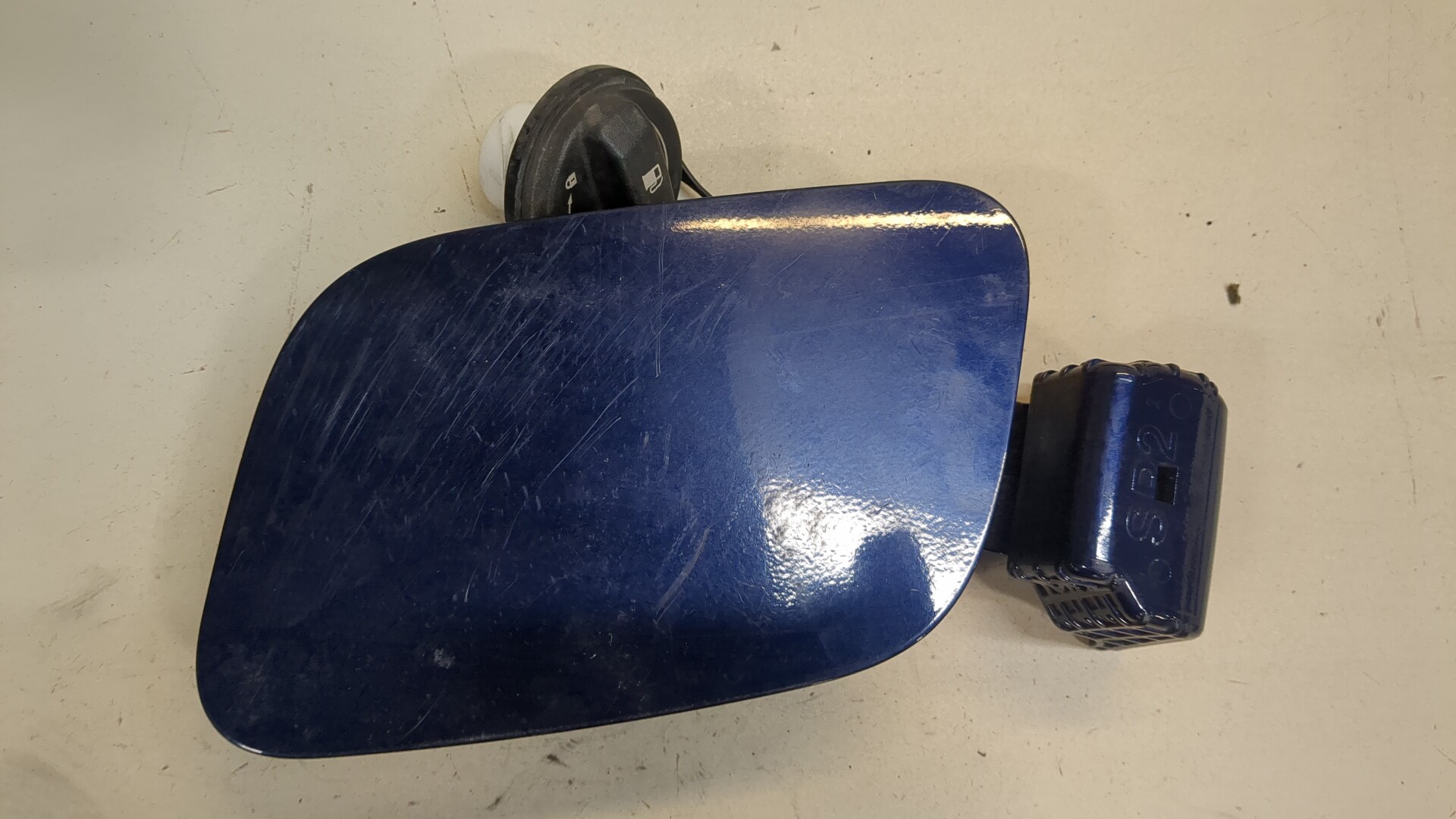 Лючок бензобака