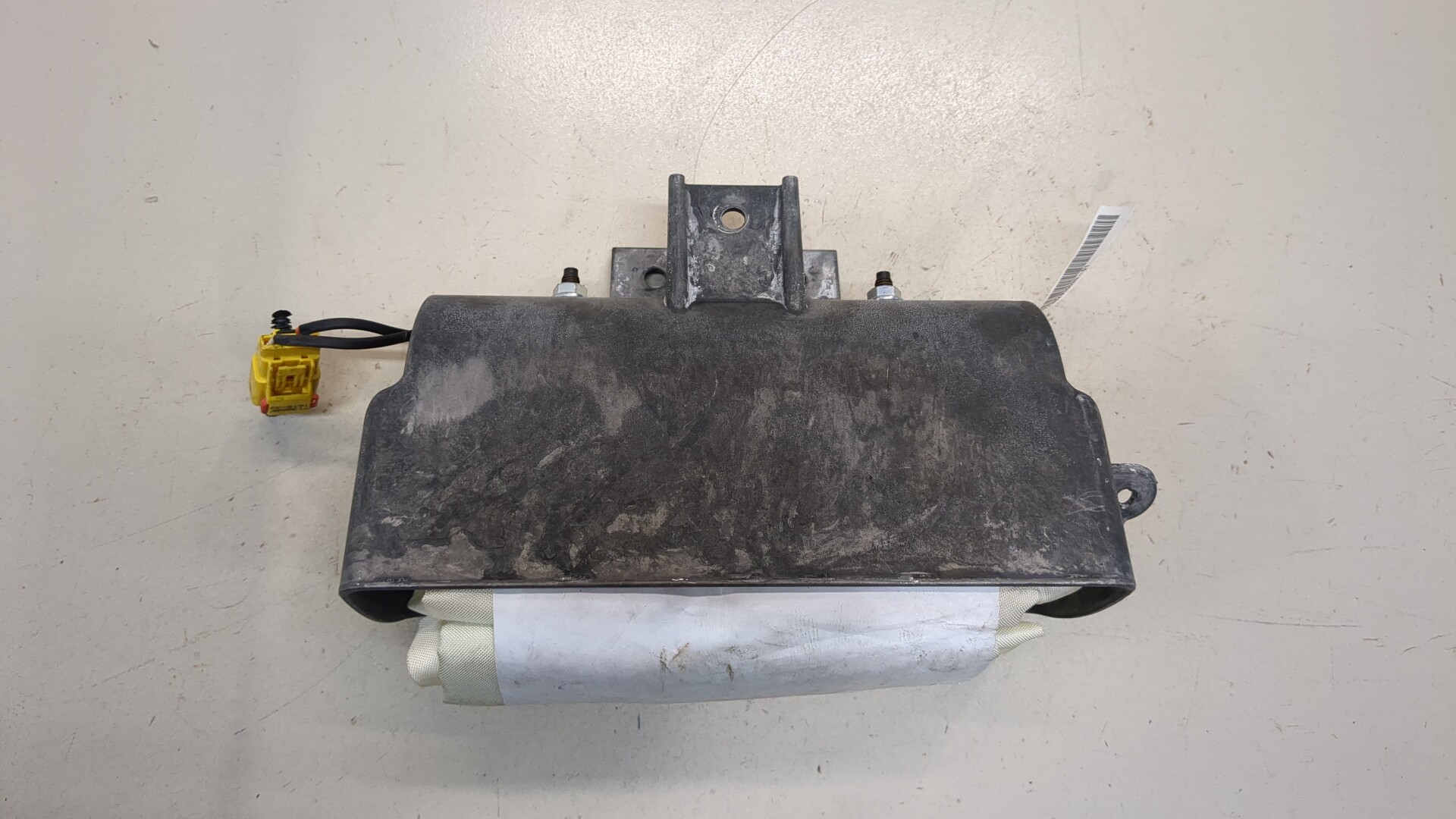 Подушка безопасности пассажирская (в торпедо)