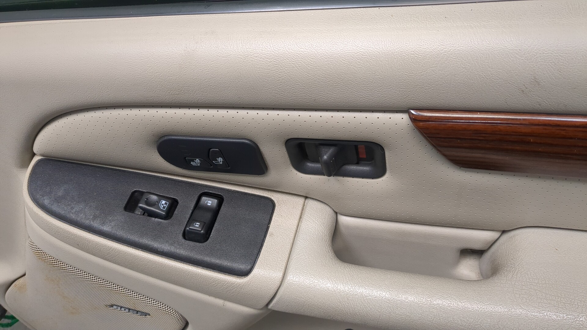 Дверь передняя правая