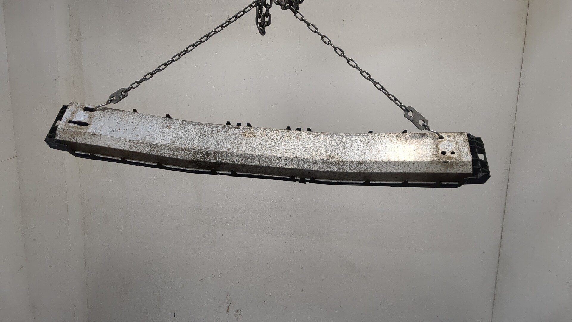 Усилитель заднего бампера