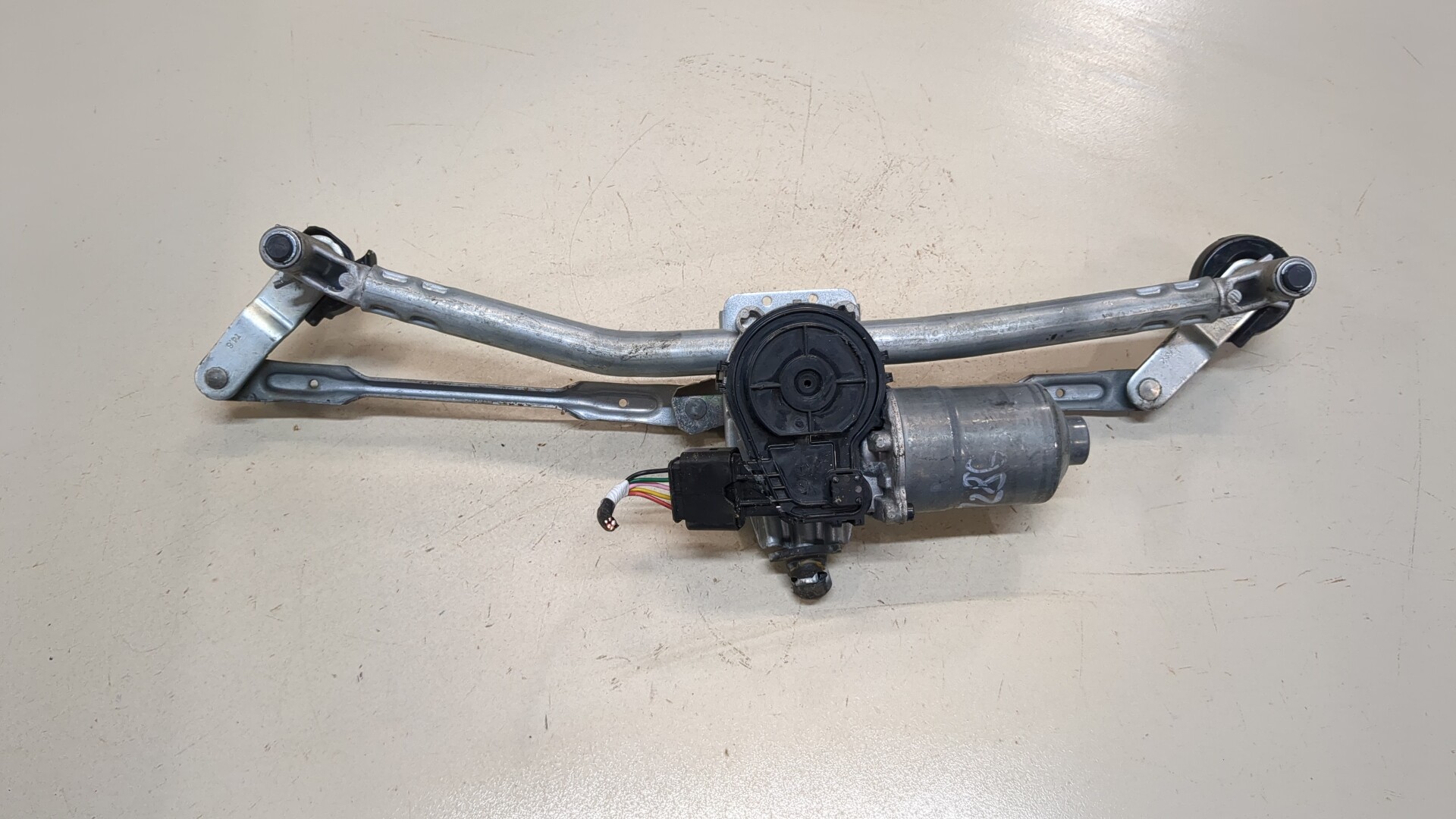 Трапеция стеклоочистителей