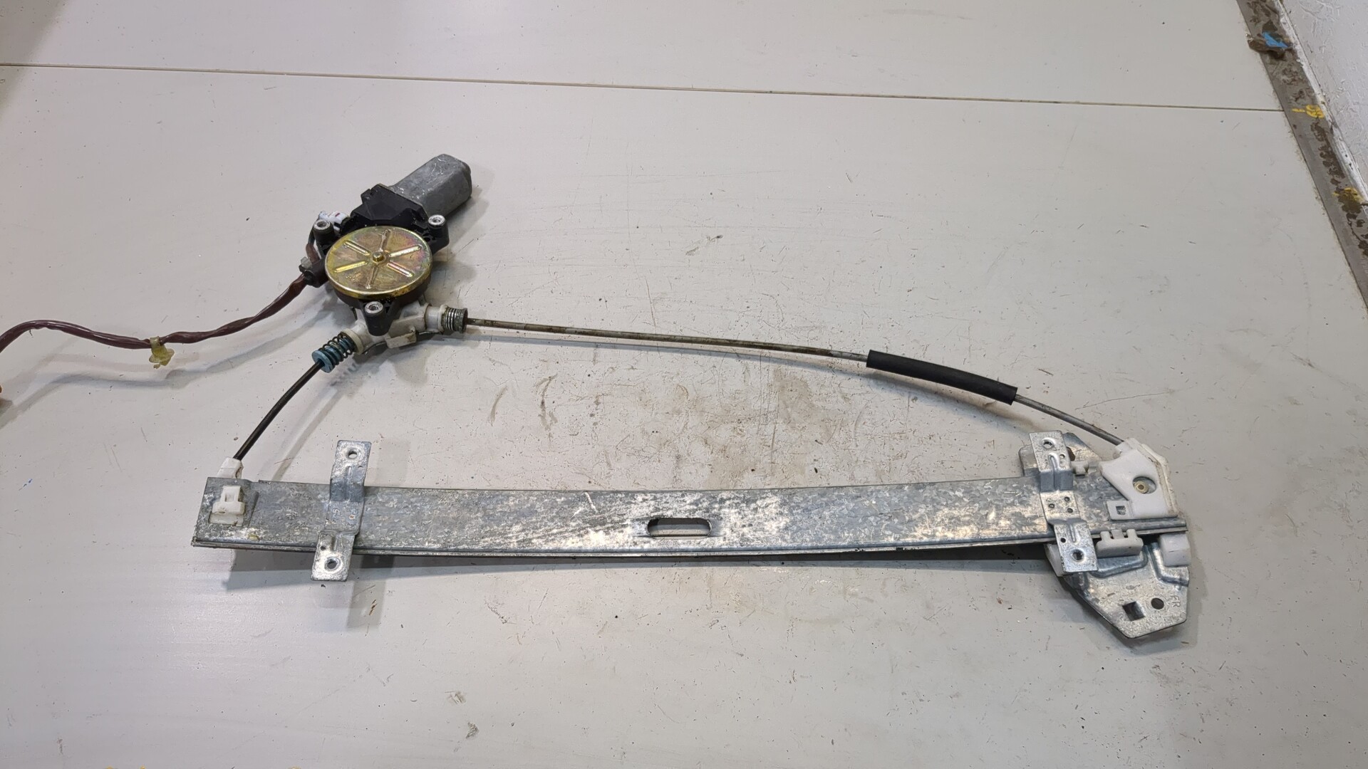 Стеклоподъемник электр. передний правый