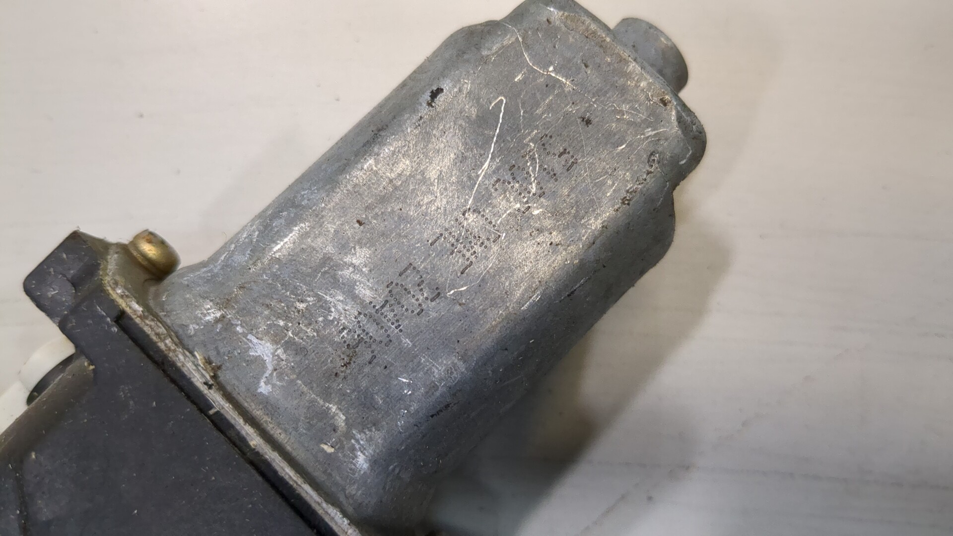 Стеклоподъемник электр. передний правый