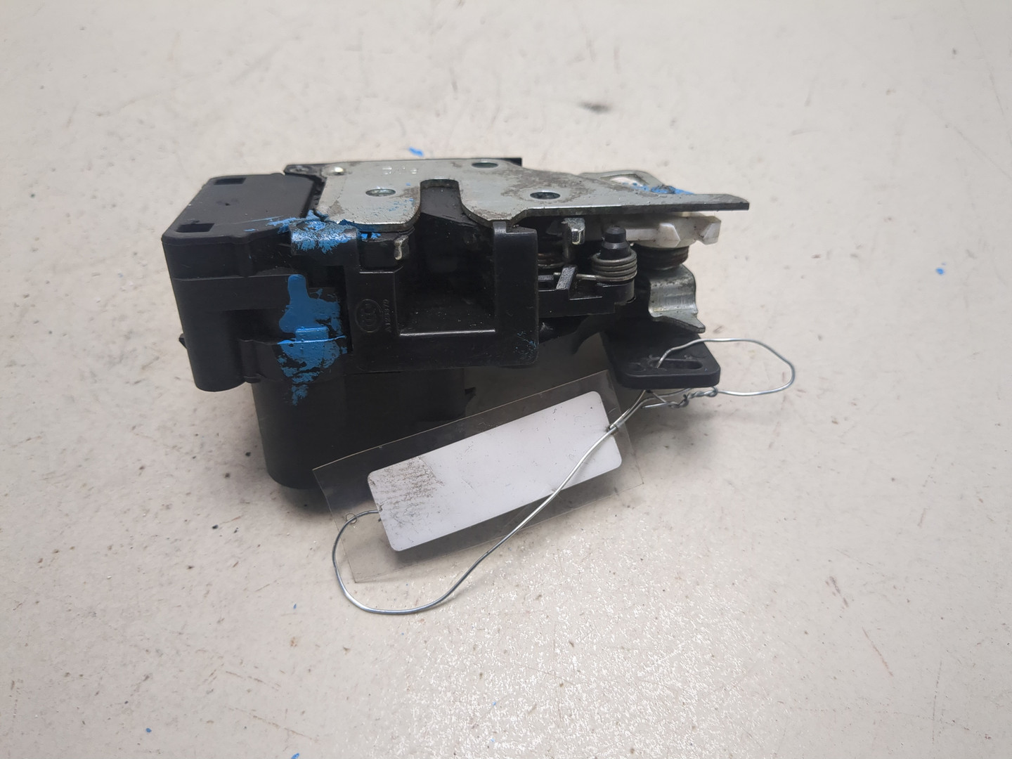 Замок багажника