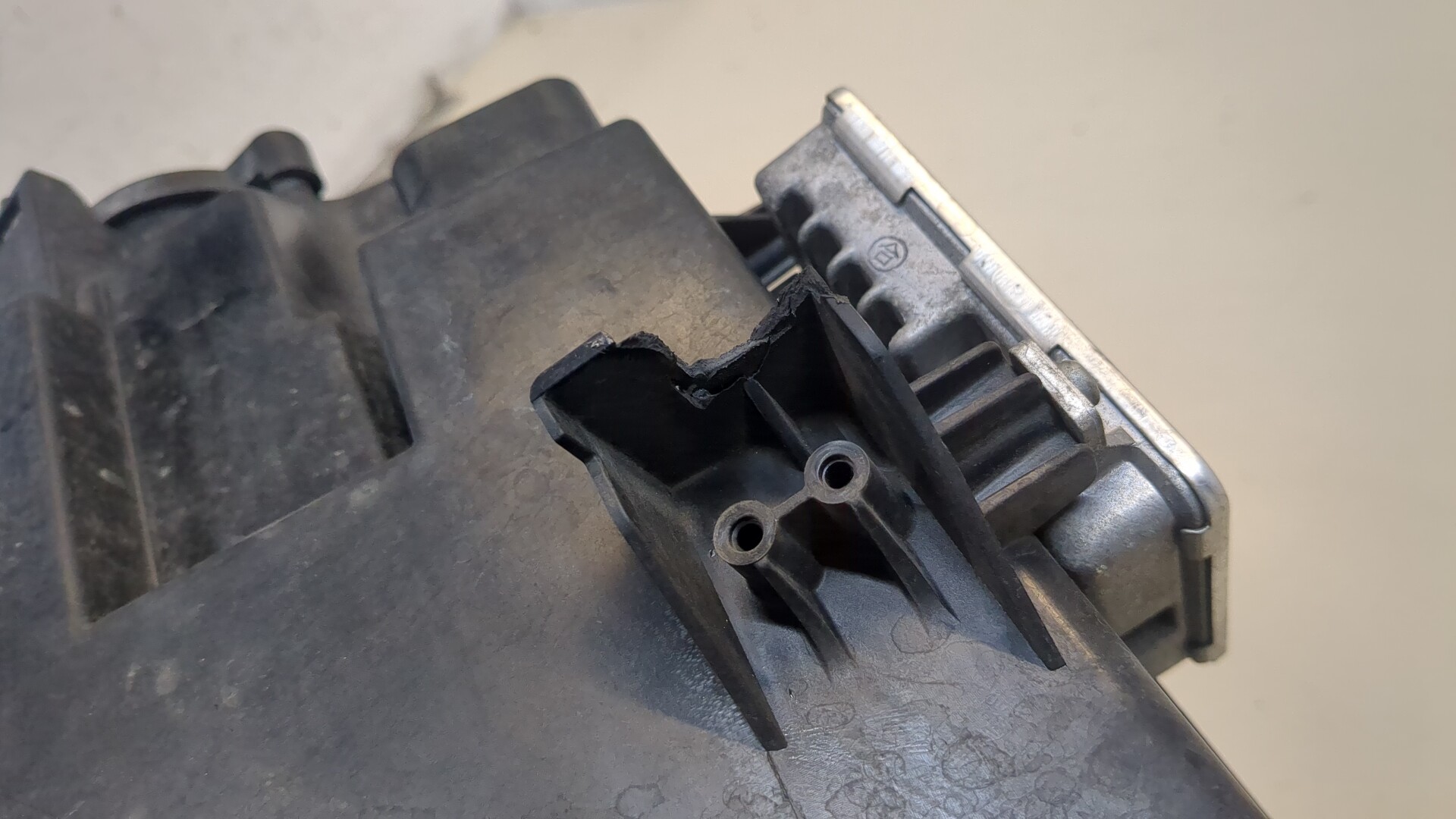 Фара правая