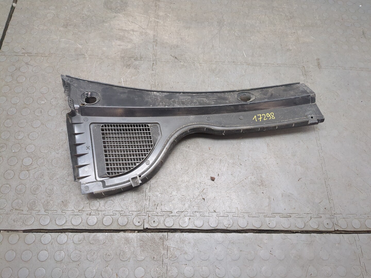 Решетка стеклоочистителей (Жабо)