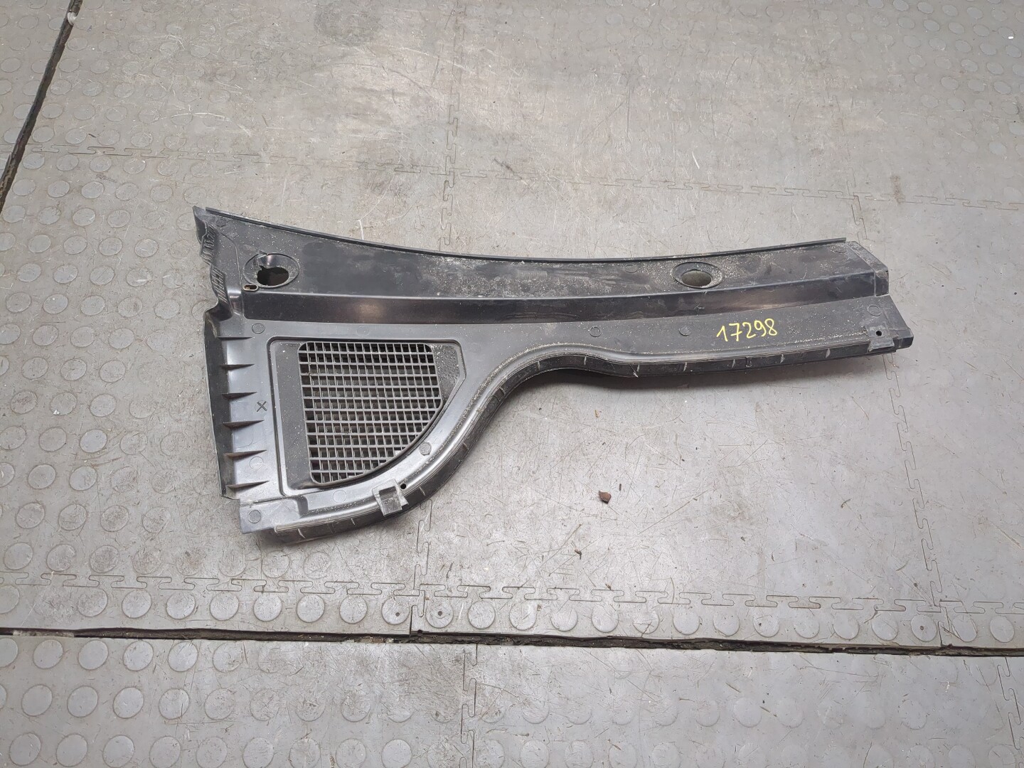 Решетка стеклоочистителей (Жабо)