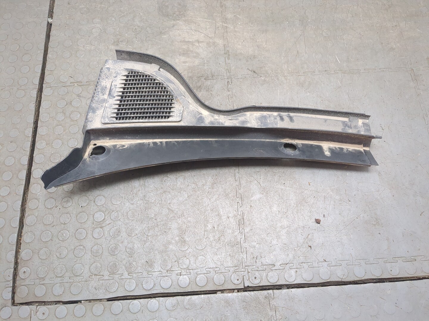 Решетка стеклоочистителей (Жабо)