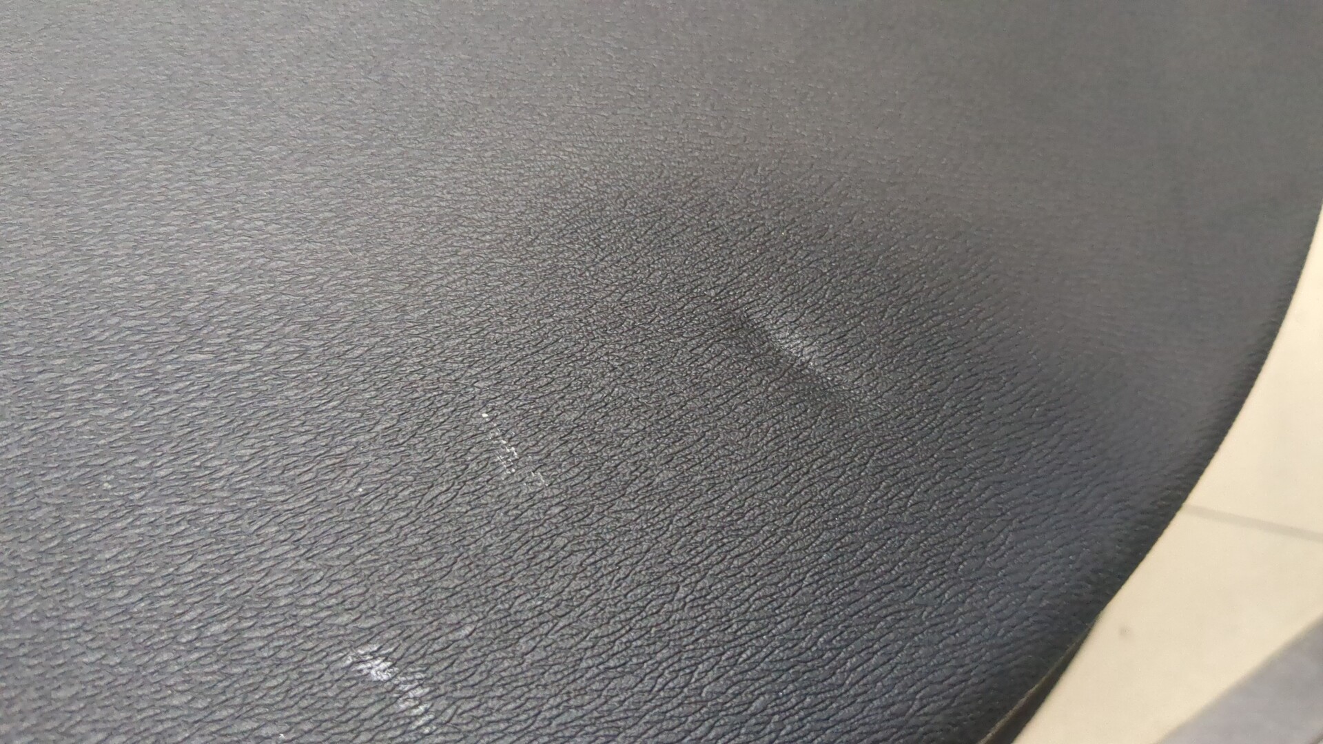 Обшивка двери передней правой