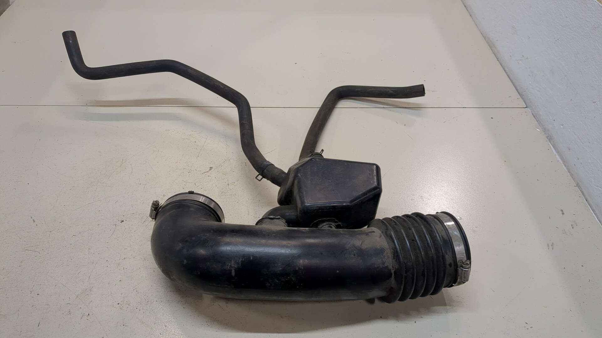 Патрубок воздушного фильтра