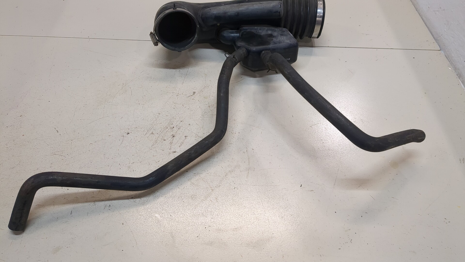 Патрубок воздушного фильтра