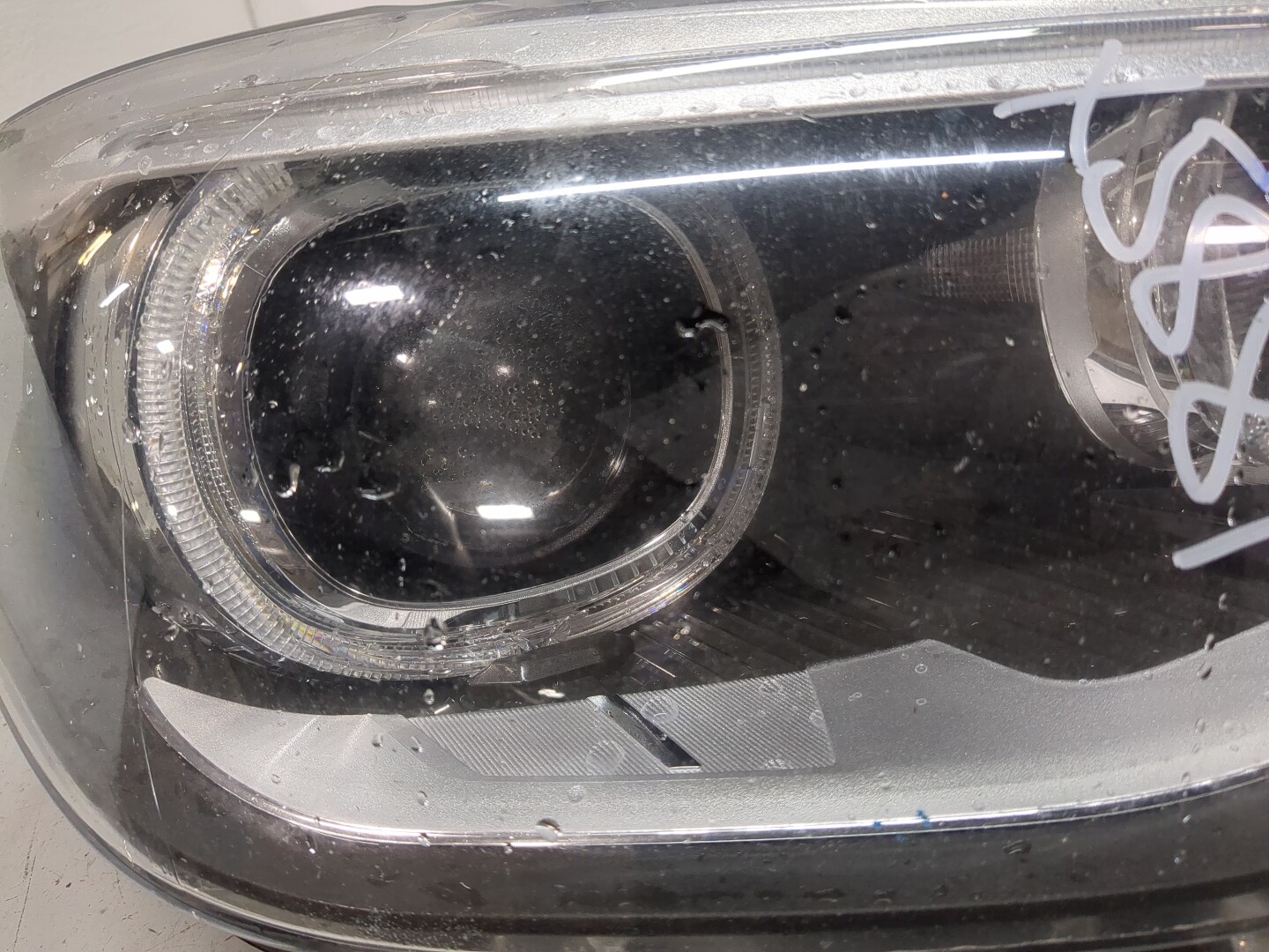 Фара правая