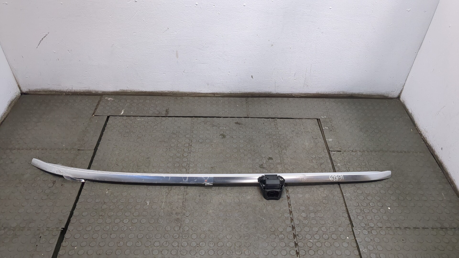 Рейлинг (релинг) правый (планка на крышу)