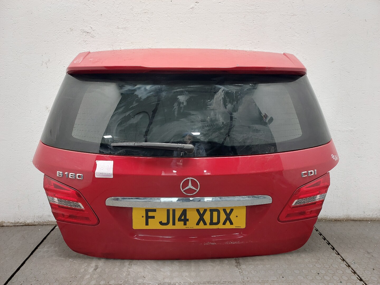 Дверь багажника