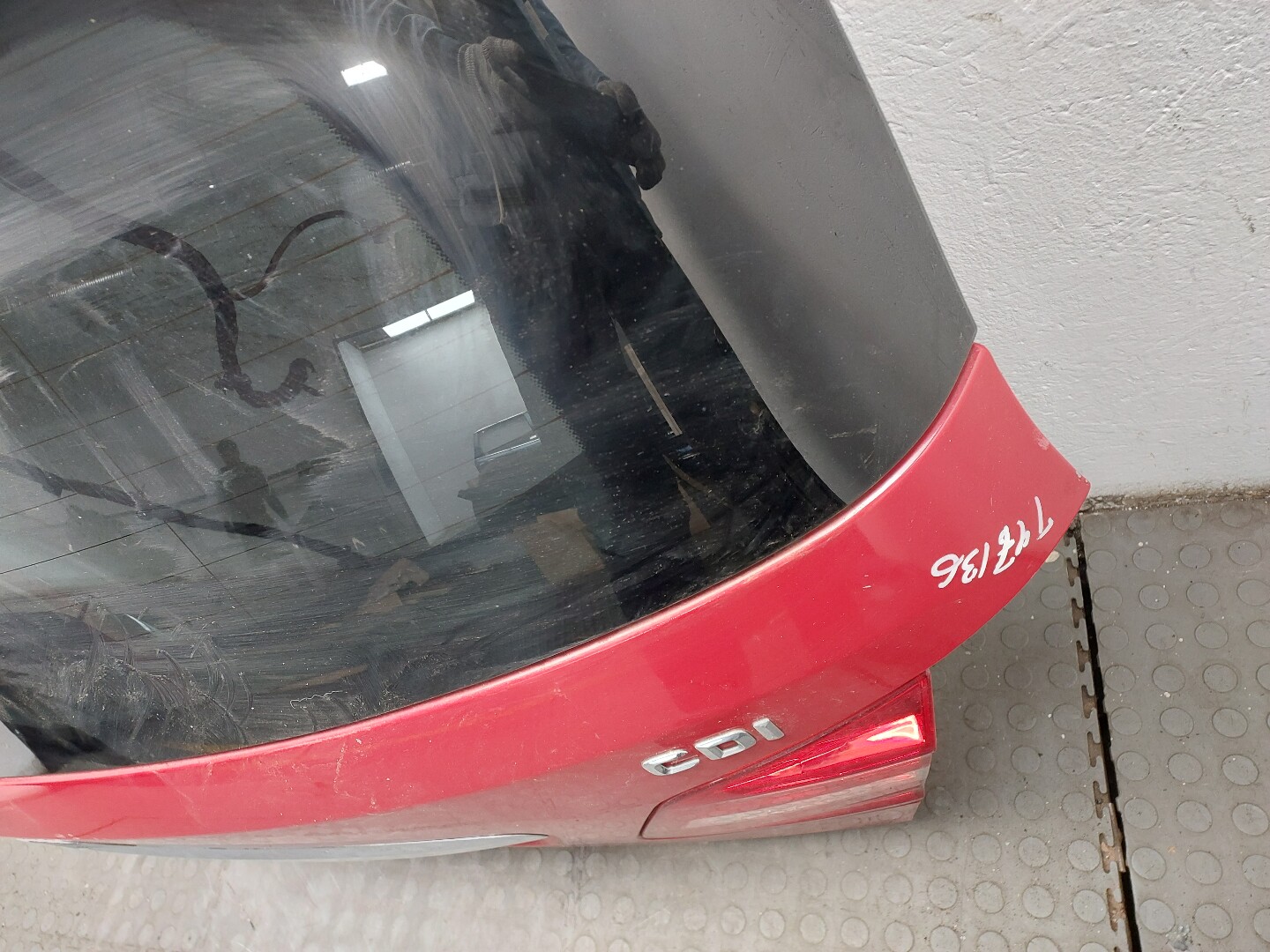 Дверь багажника