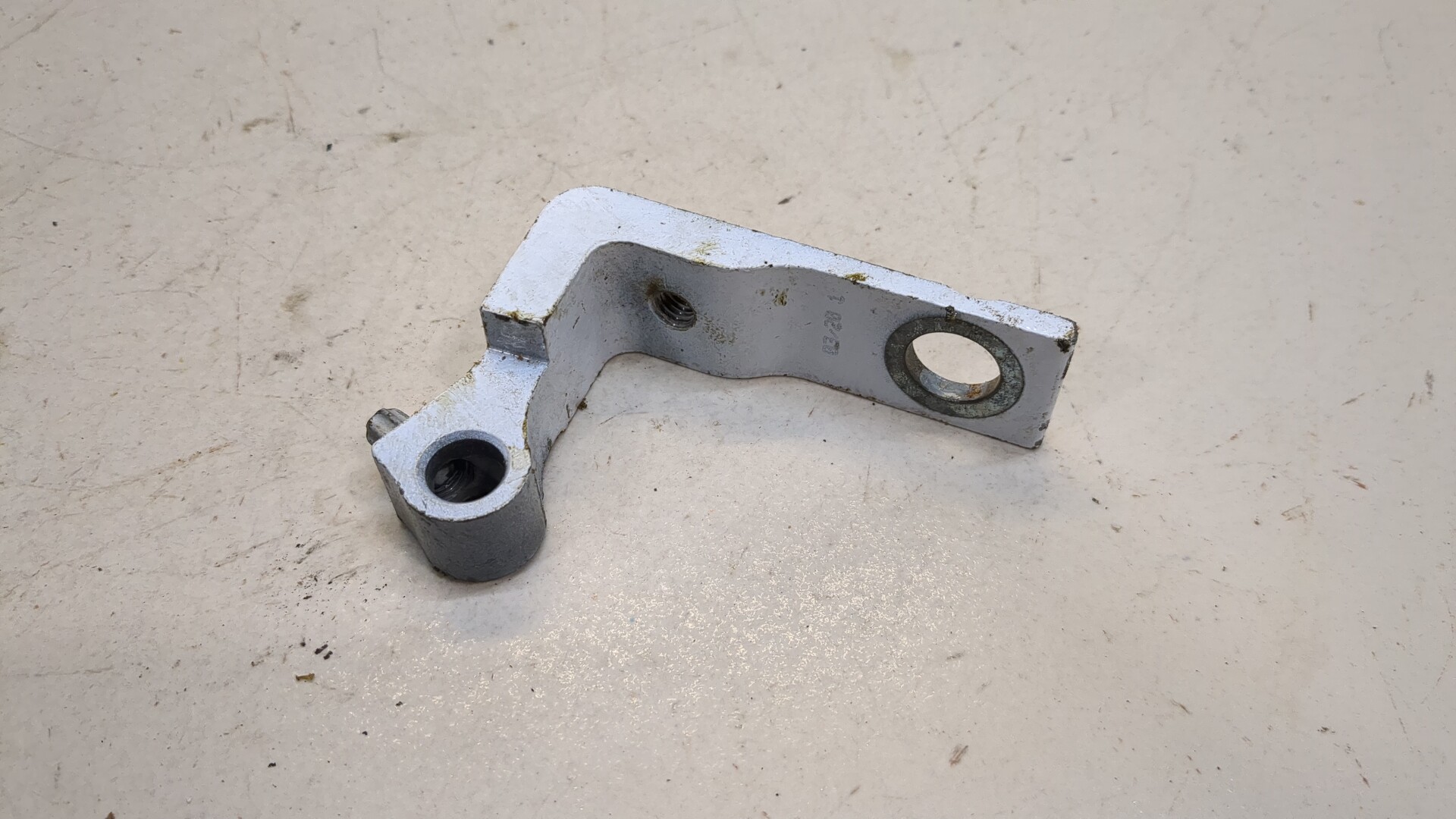 Петля двери