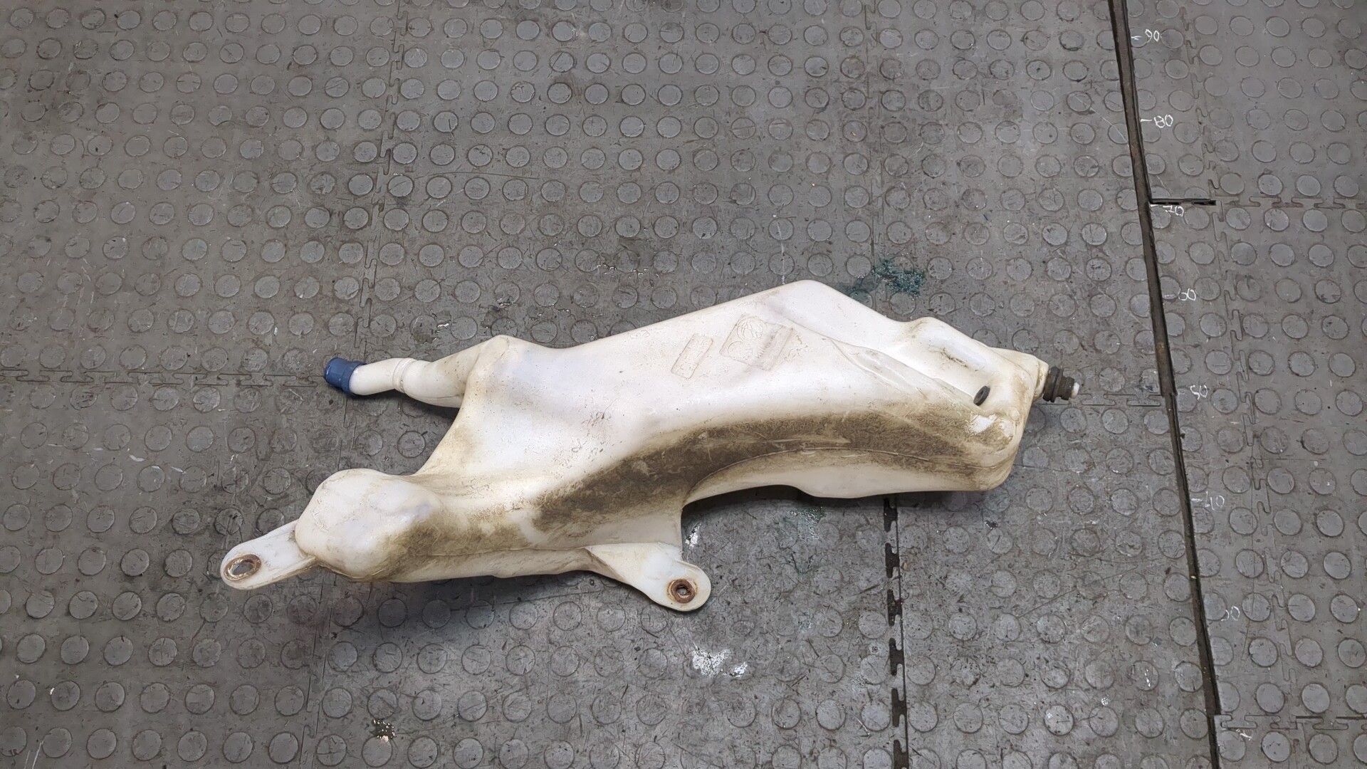 Бачок омывателя лобового стекла