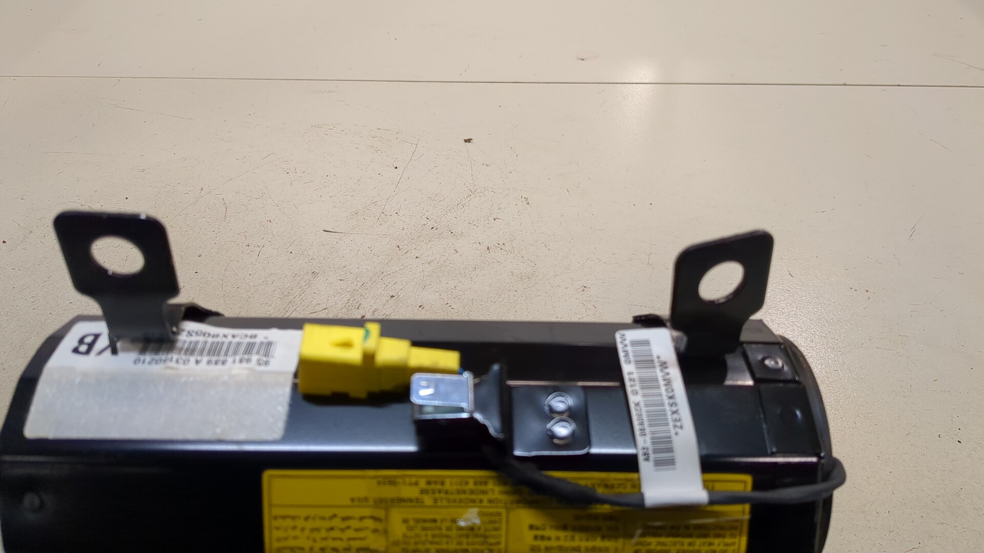 Подушка безопасности пассажирская (в торпедо)