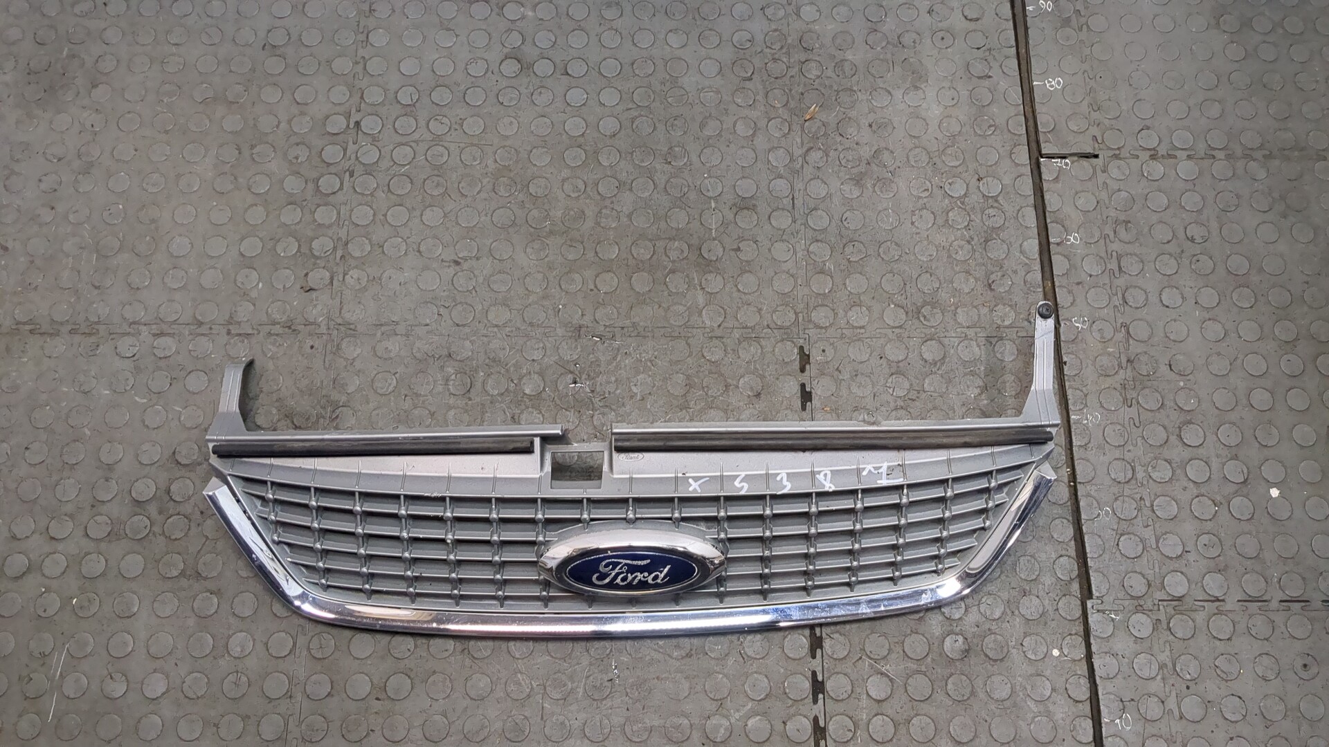 Решетка радиатора