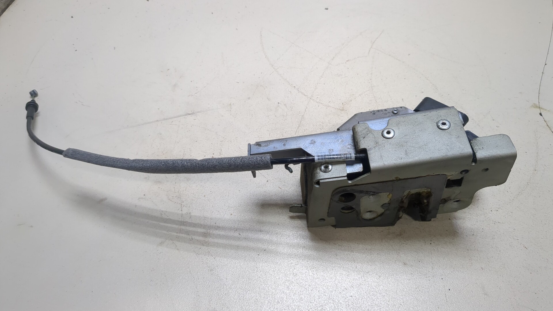 Замок двери задней правой