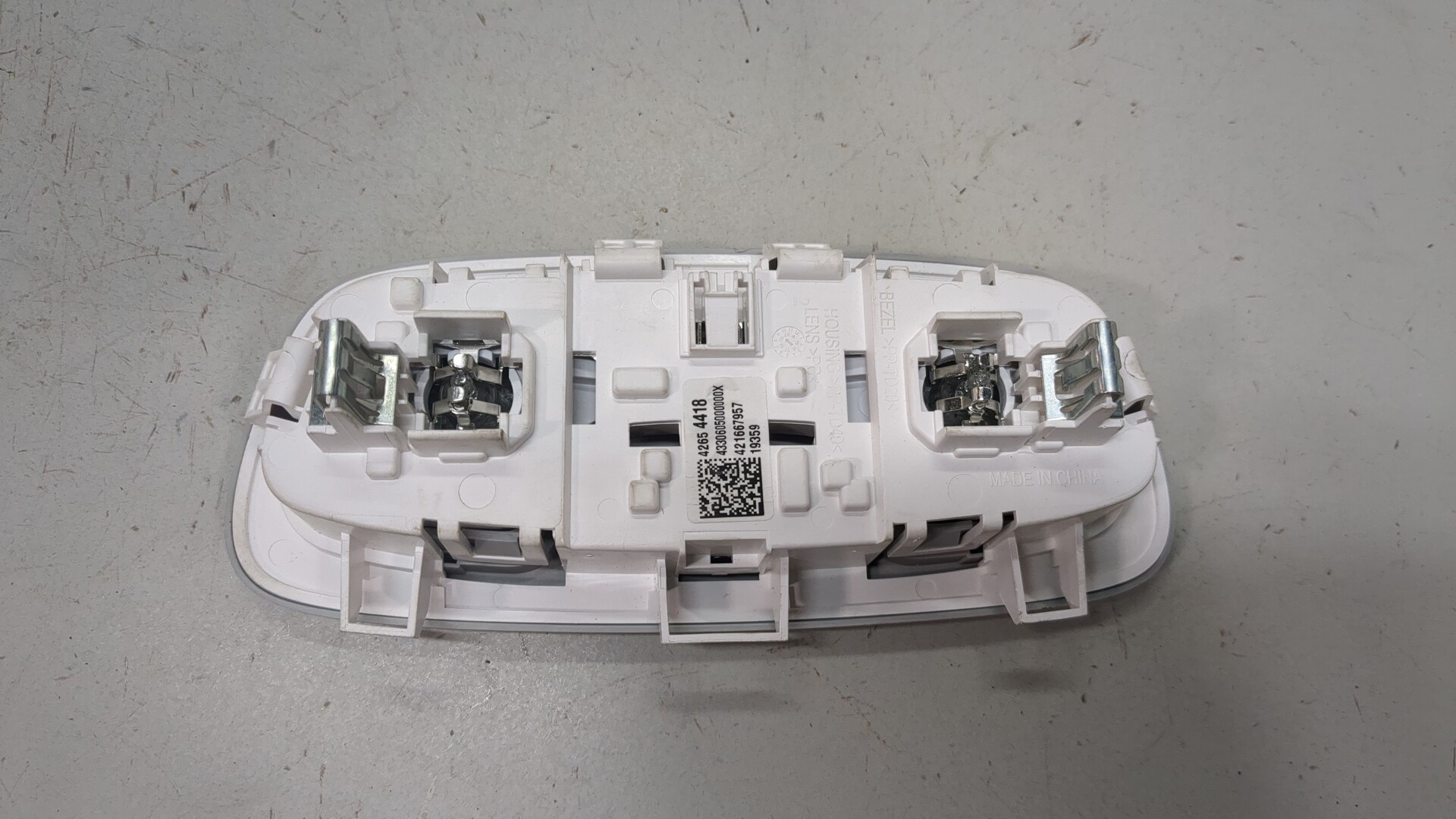 Плафон салонный