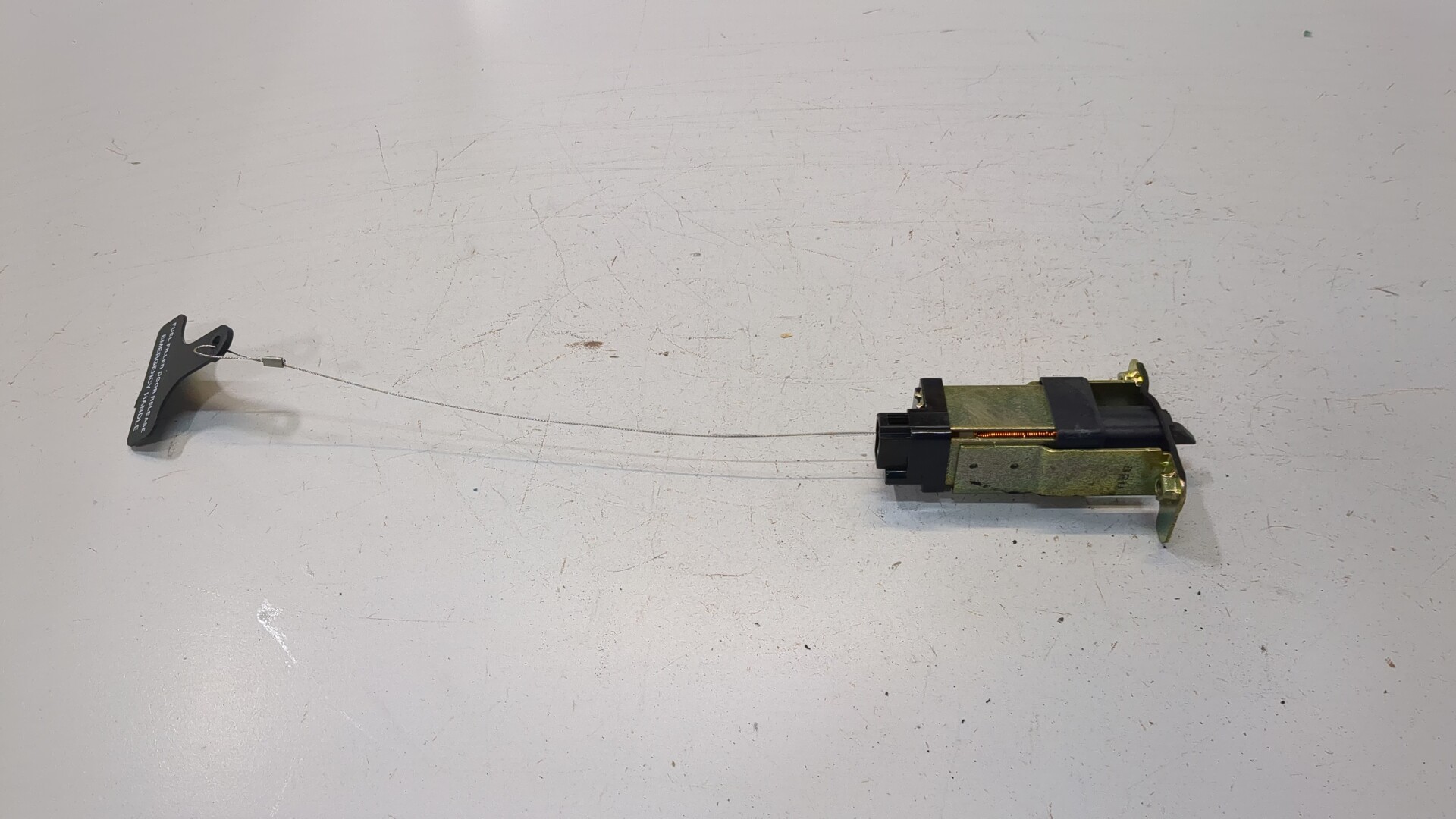 Активатор замка крышки бензобака