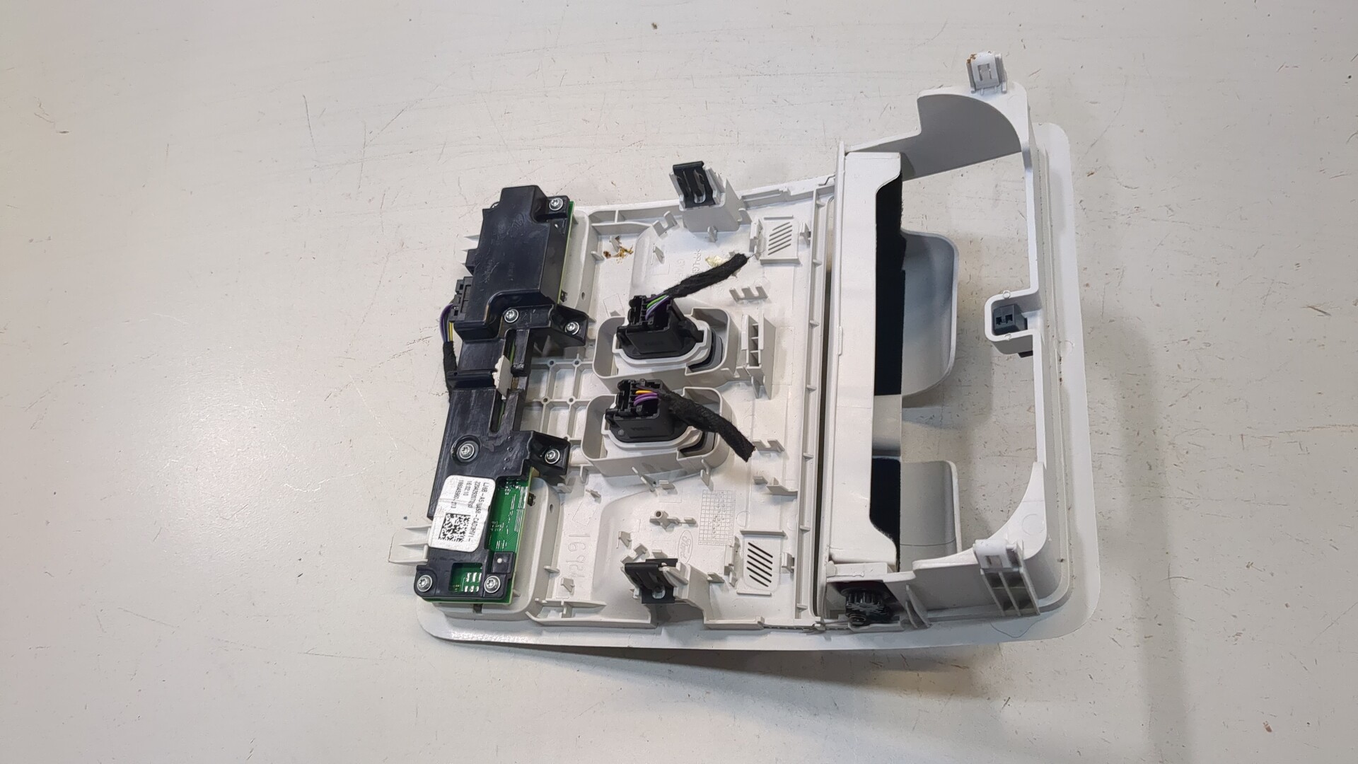 Плафон салонный