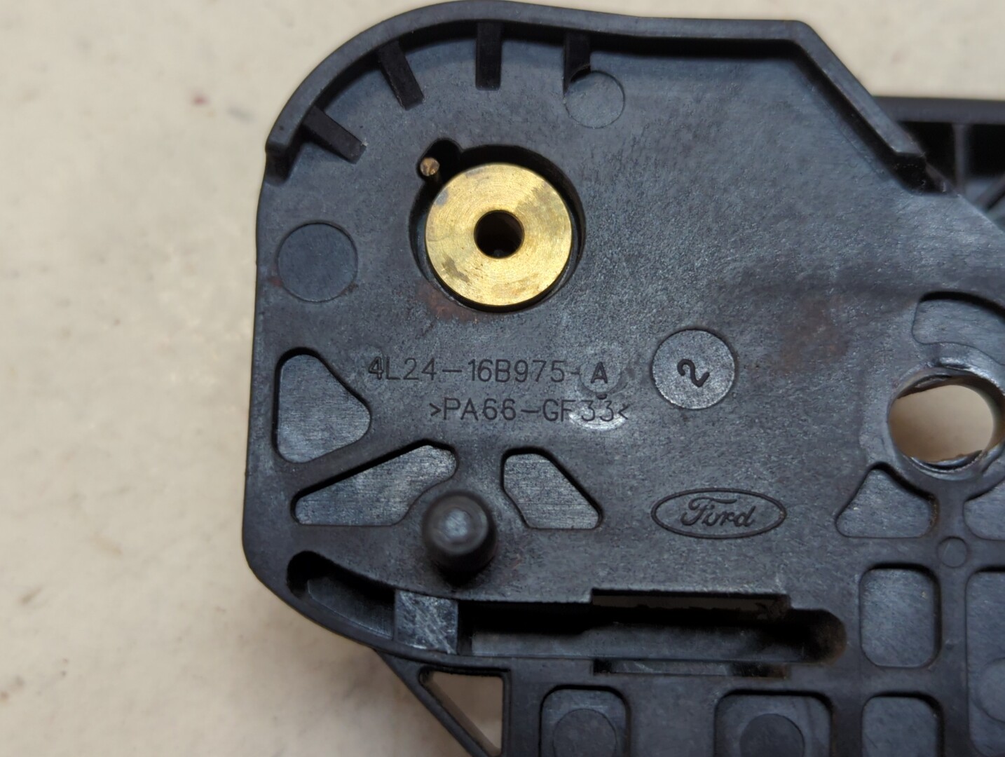 Ручка открывания капота