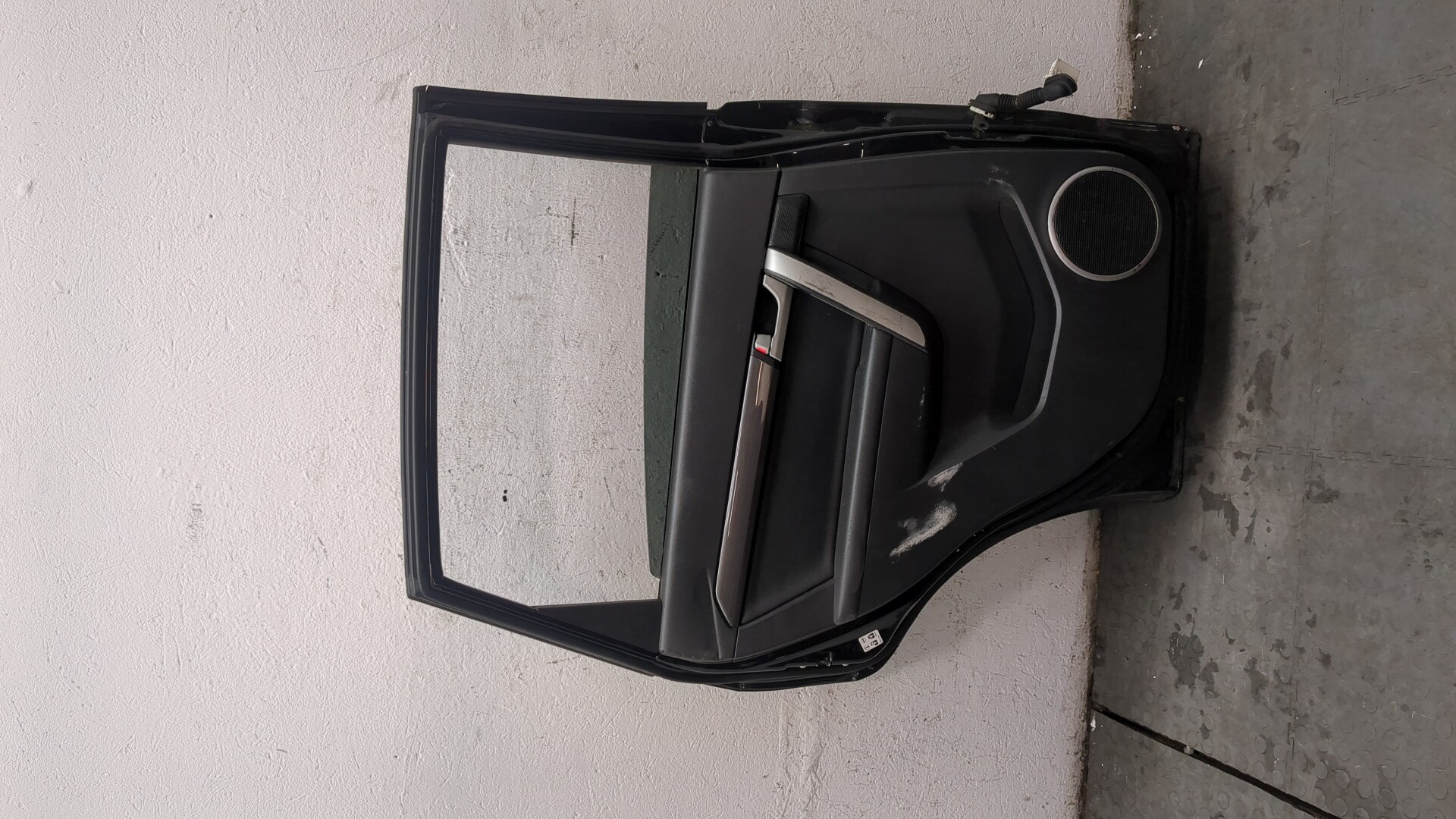 Дверь задняя левая