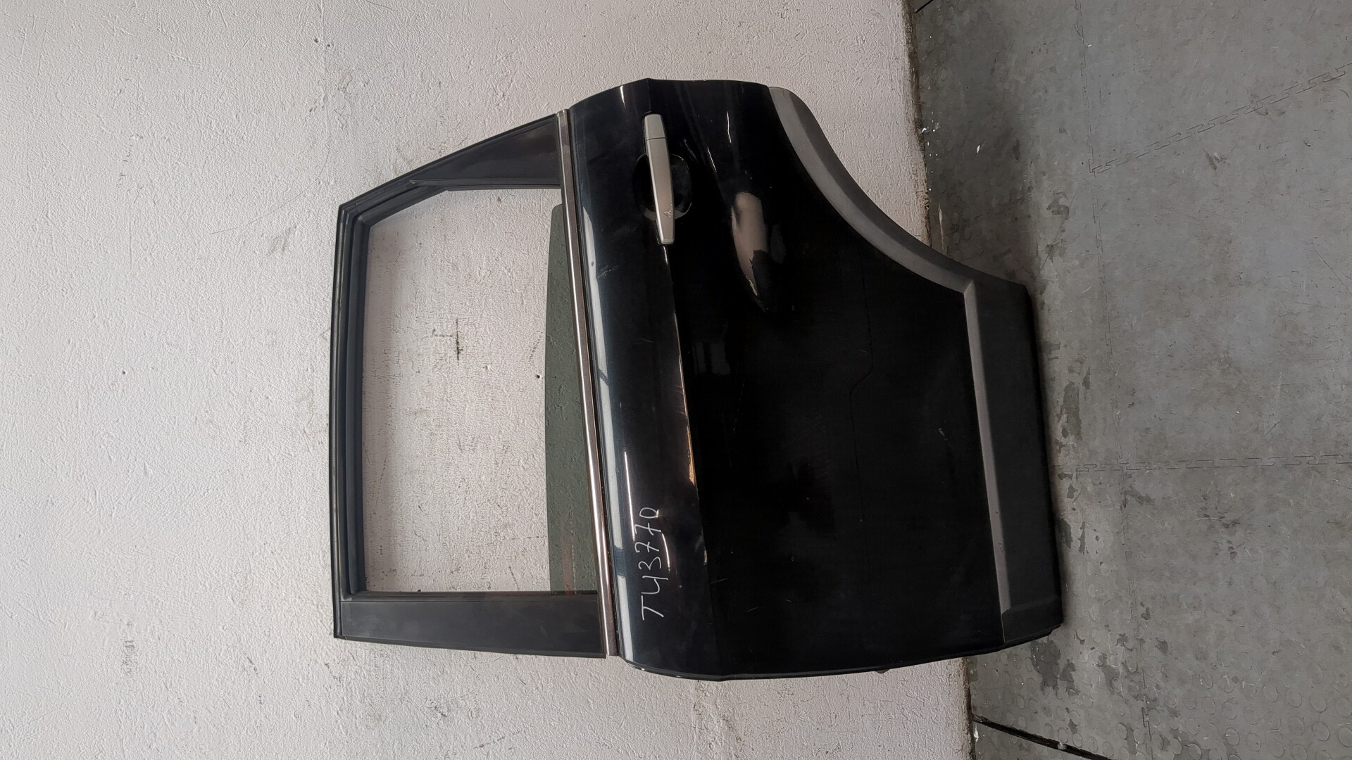 Дверь задняя левая