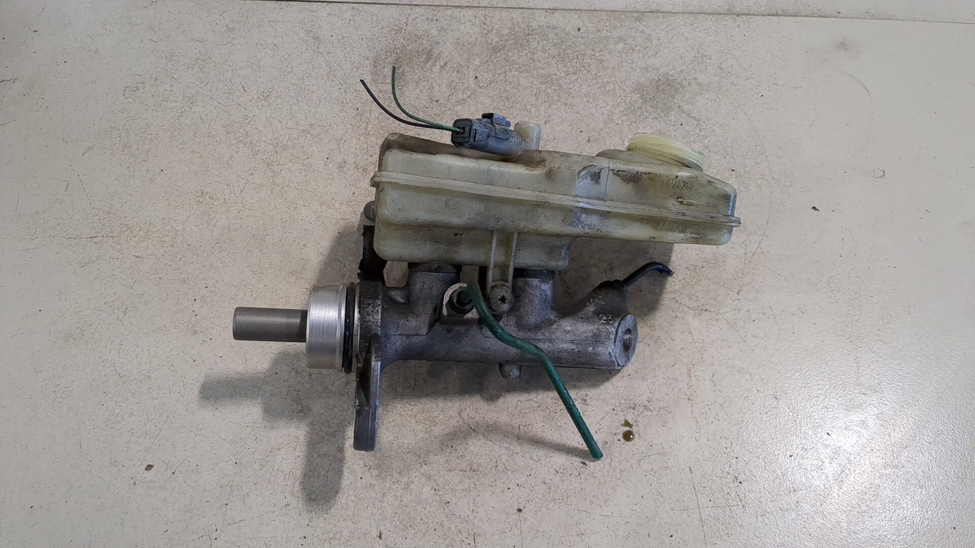 Цилиндр тормозной главный