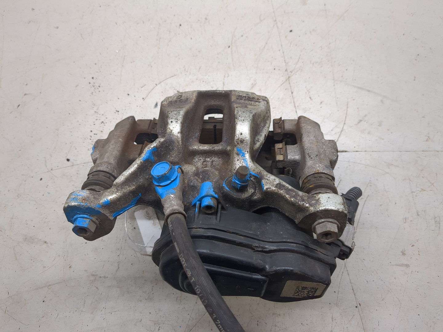 Суппорт задний левый