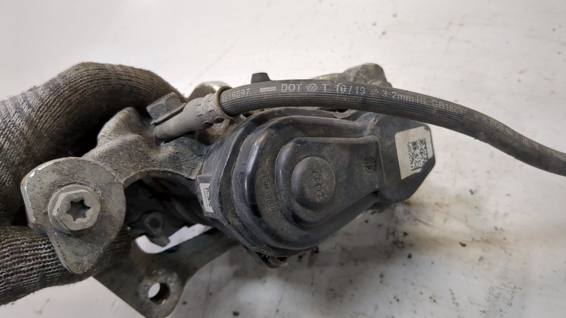 Суппорт задний левый