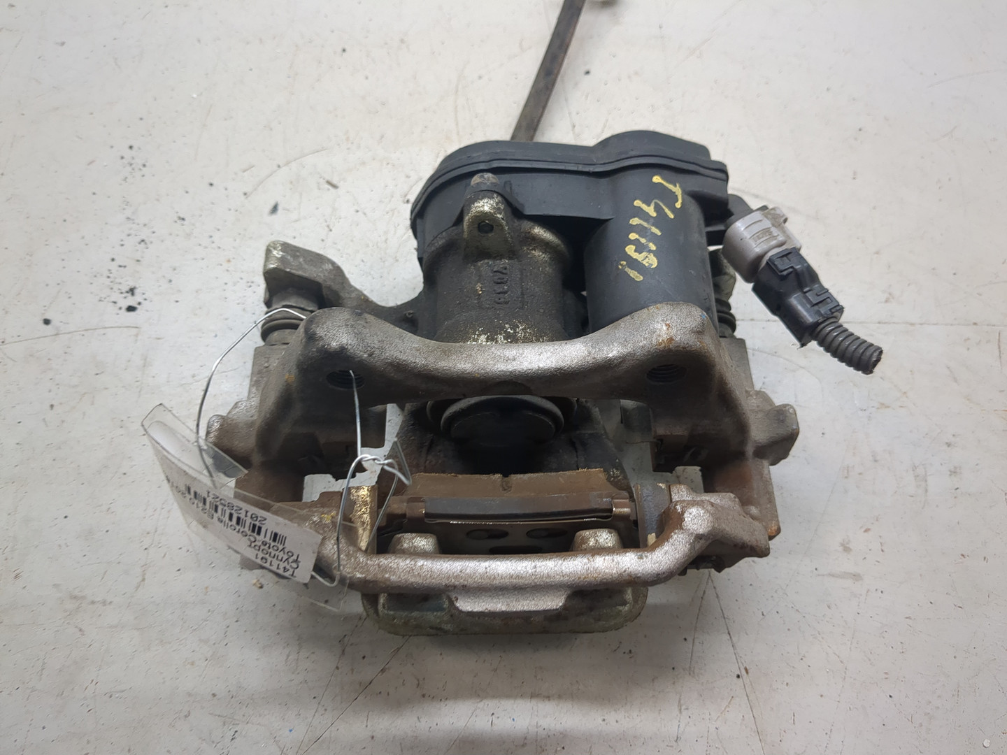 Суппорт задний левый