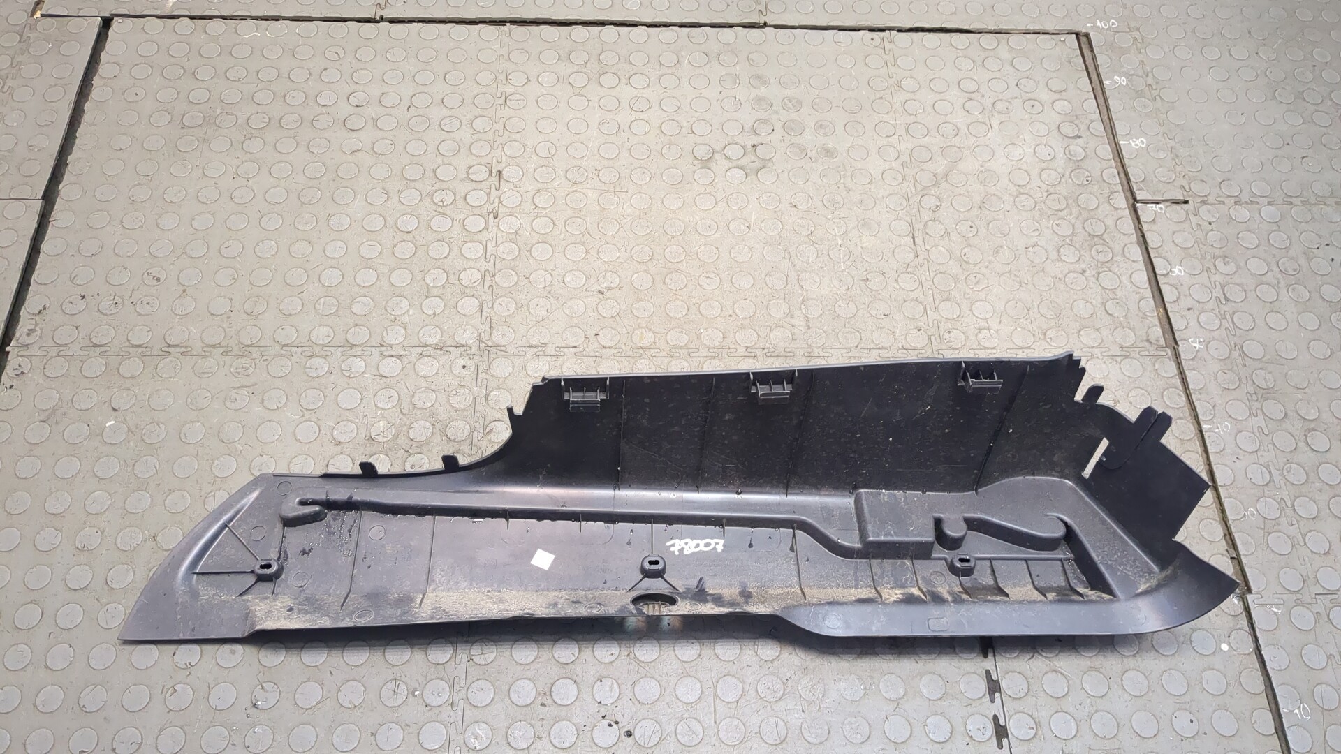 Обшивка багажника