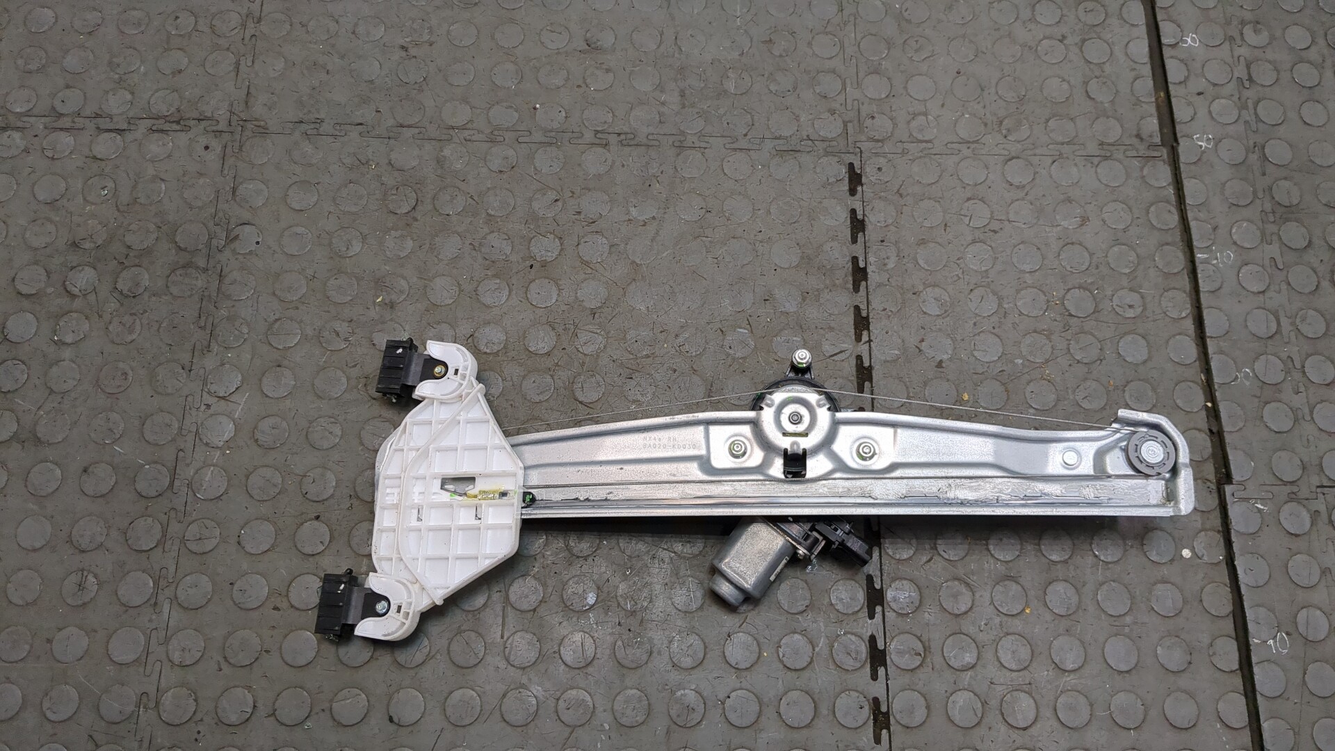 Стеклоподъемник электр. передний правый