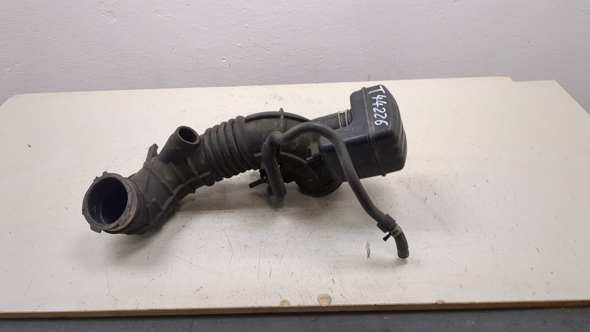 Патрубок воздушного фильтра