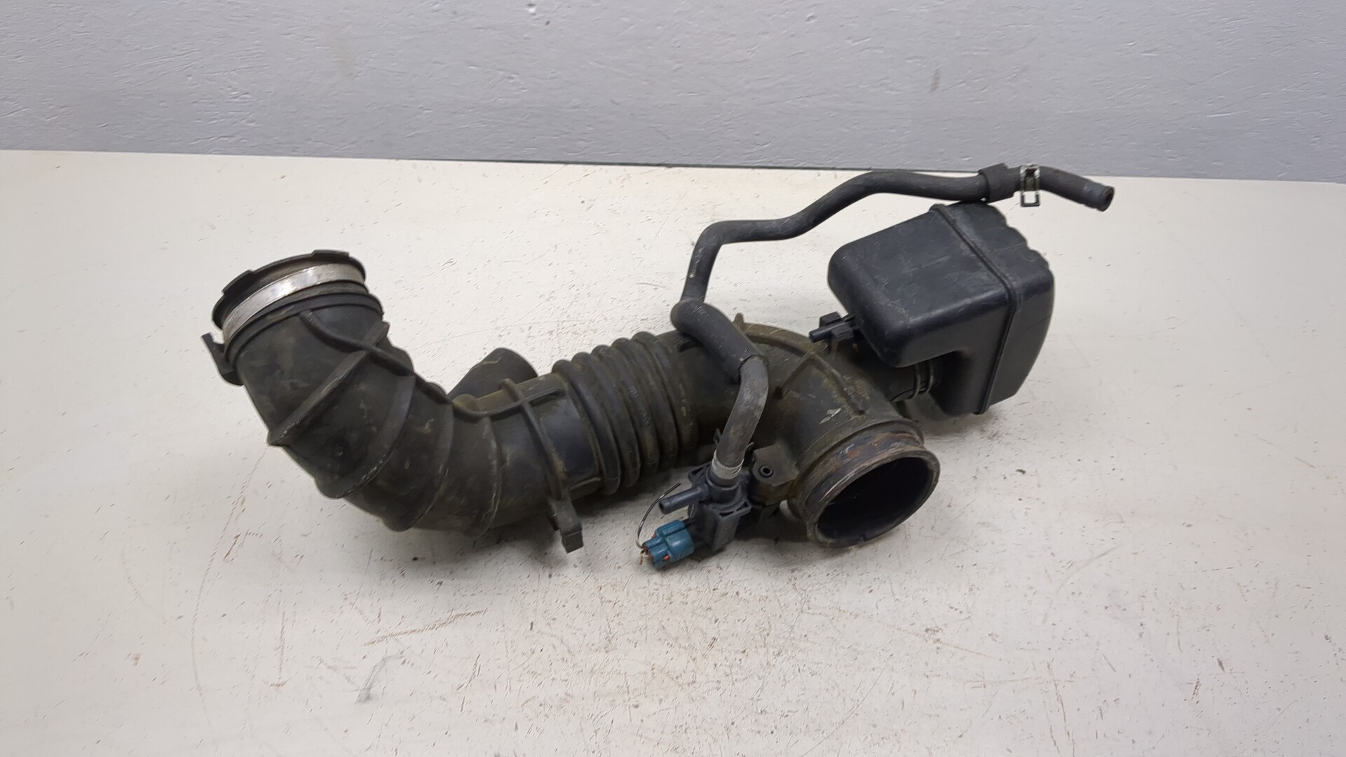 Патрубок воздушного фильтра