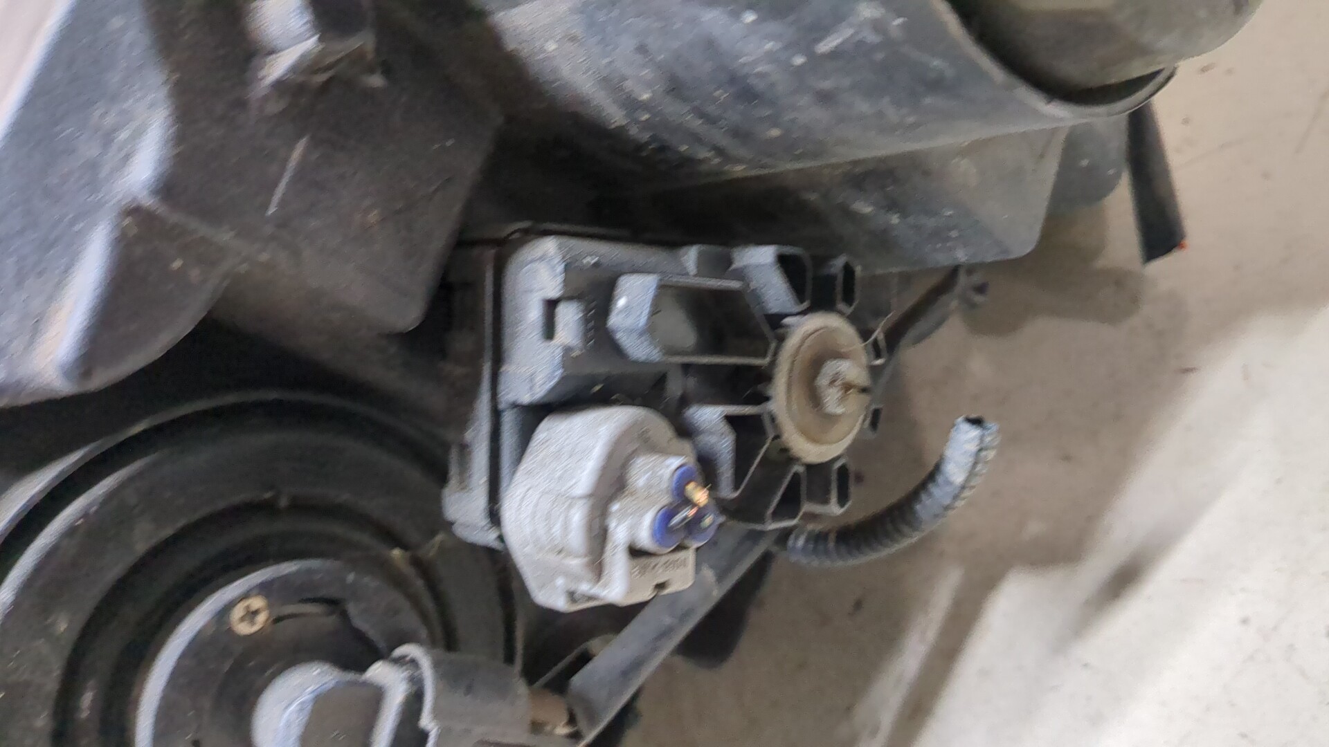 Фара правая