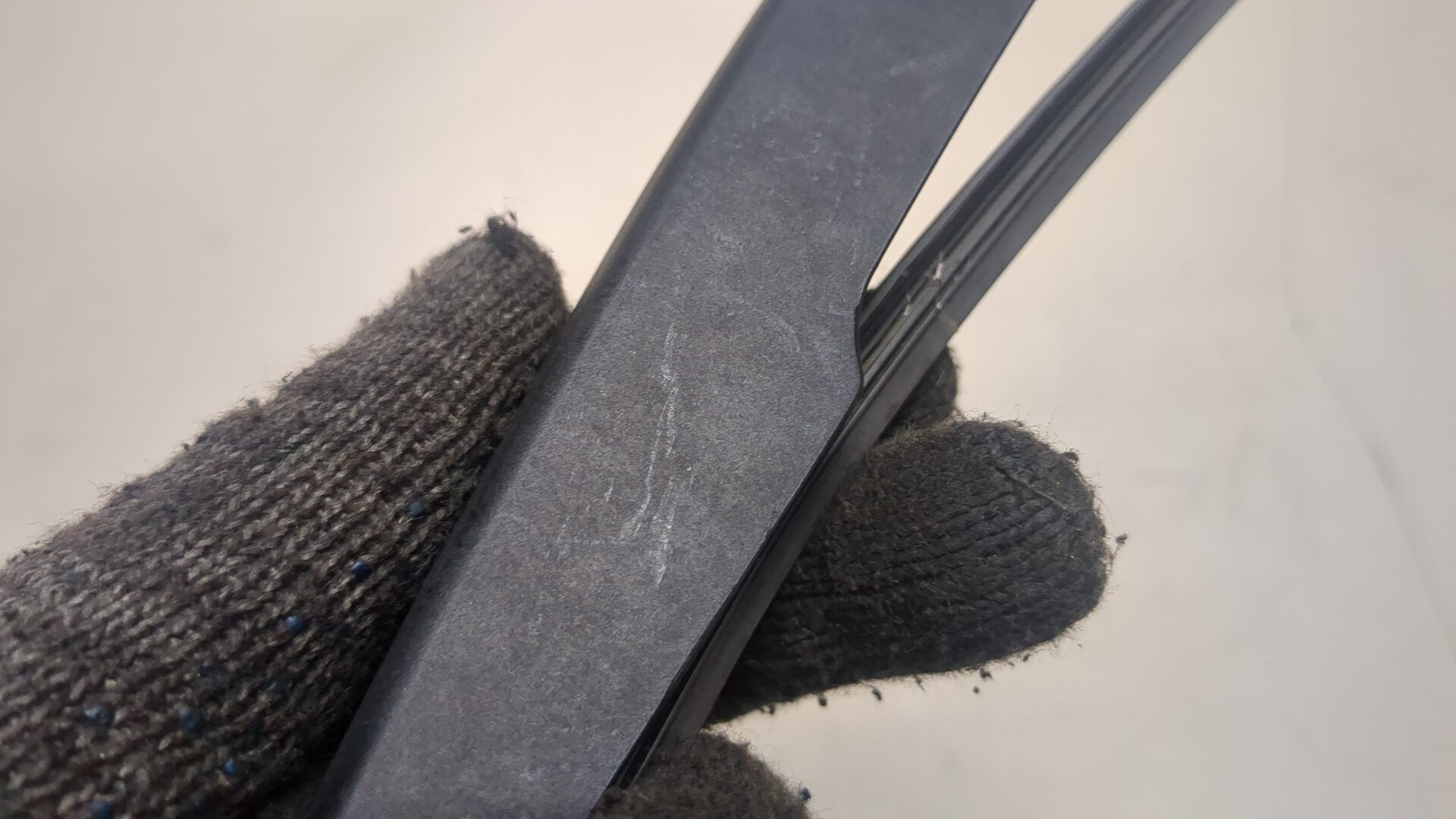 Поводок стеклоочистителя заднего