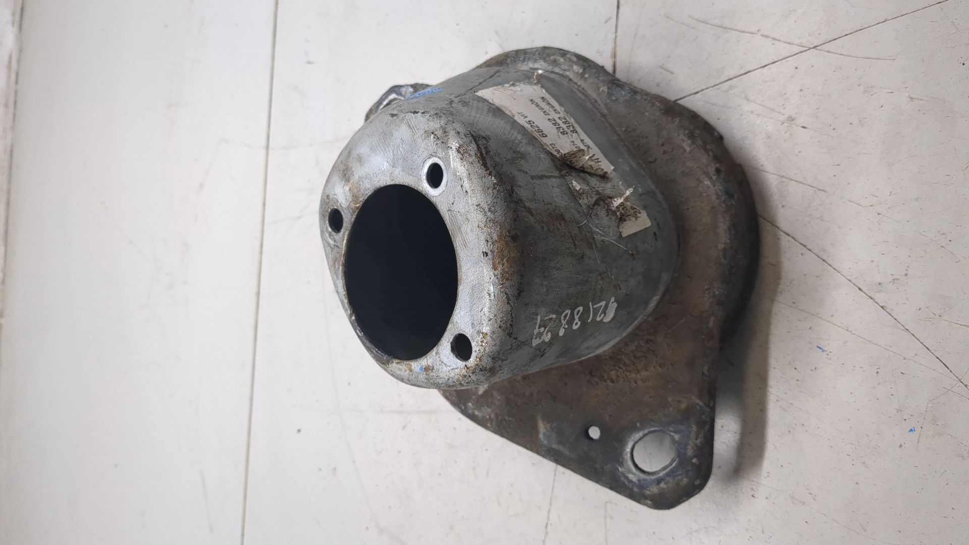 Опора заднего амортизатора